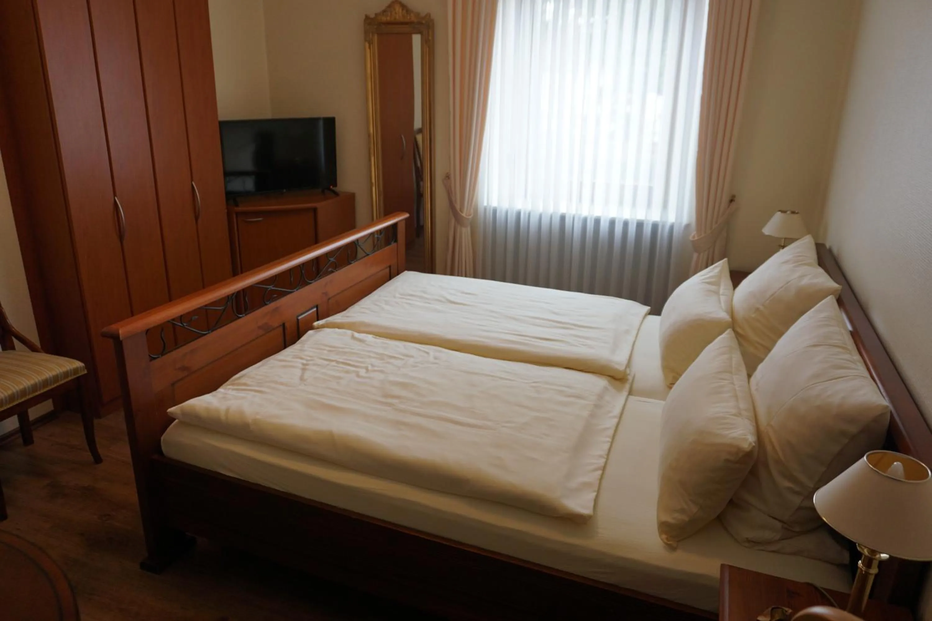 Bedroom, Bed in Landgasthof “Zur Alten Mühle“