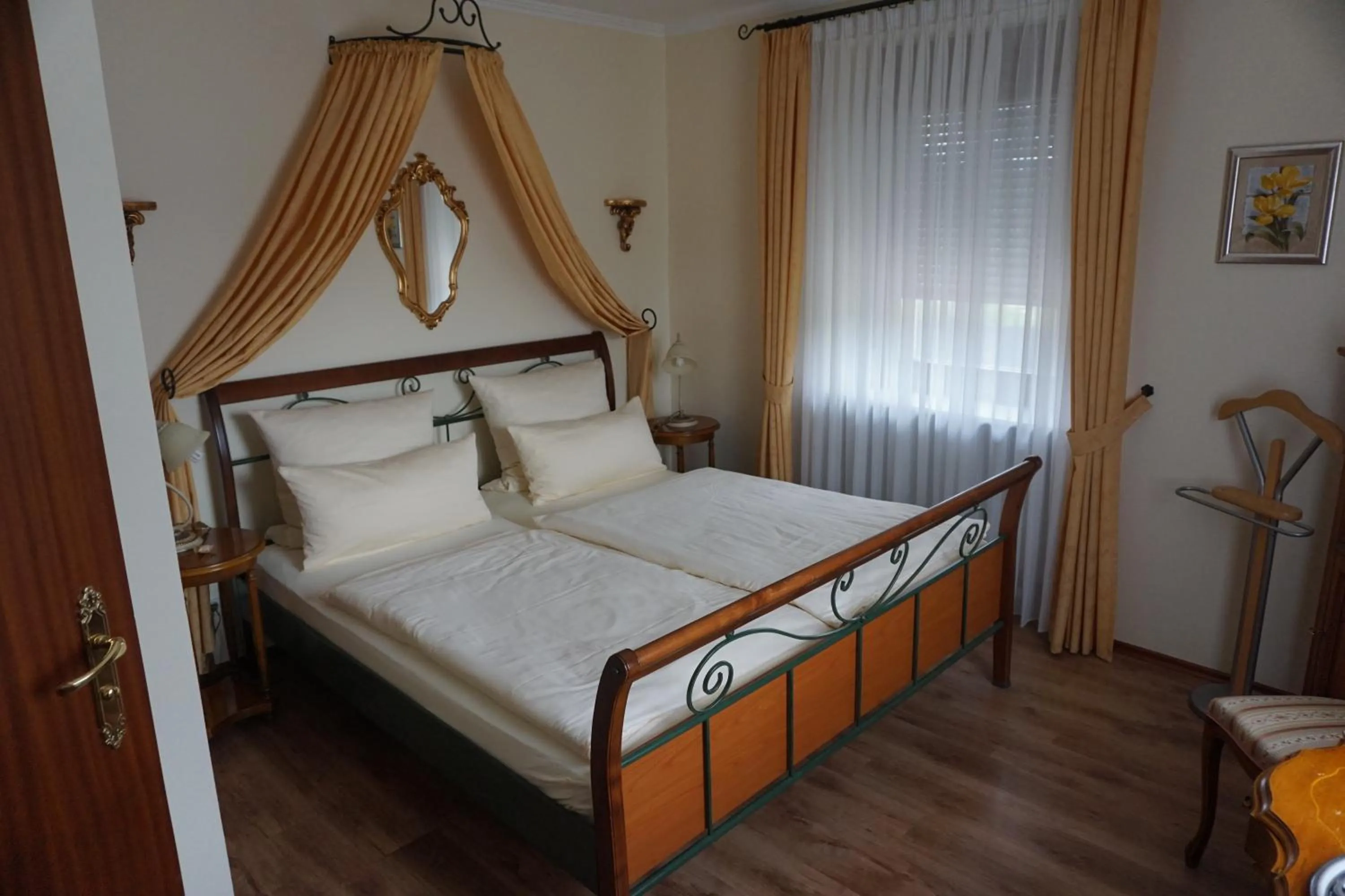 Bedroom, Bed in Landgasthof “Zur Alten Mühle“