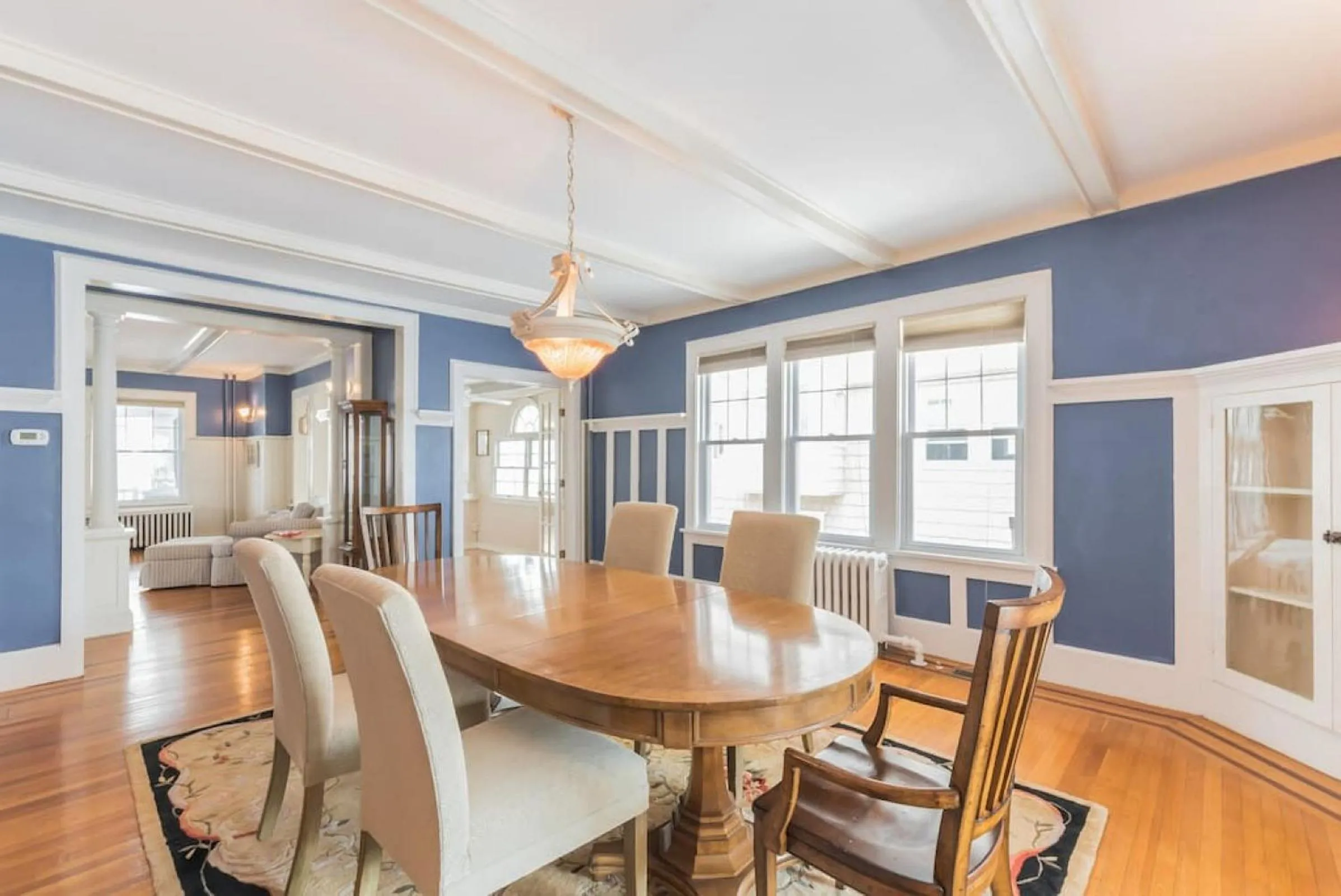 Dining area in Beach Block 7 bdrms Parking Patio and Sunroom