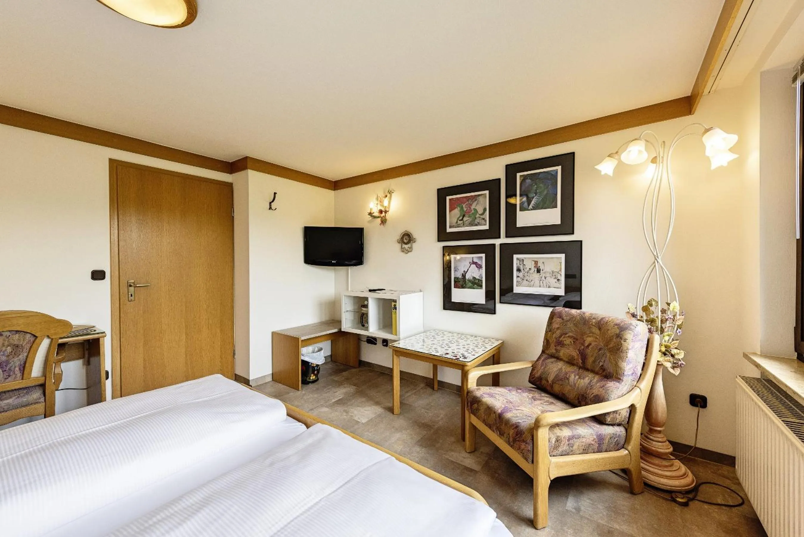 Photo of the whole room, Bed in Hotel Lindenhof Hubmersberg