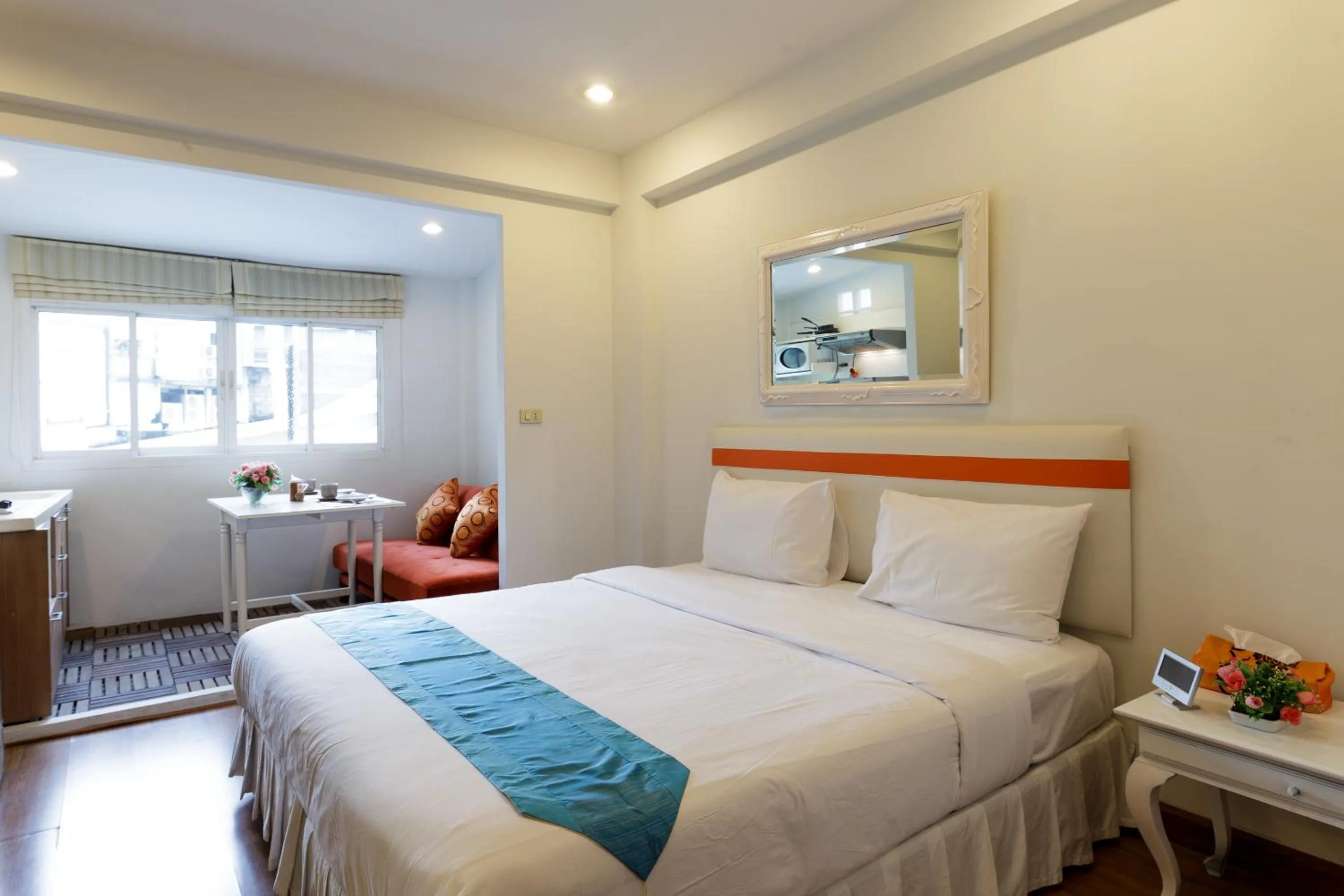 Bed in Arawana Residence Phromphong