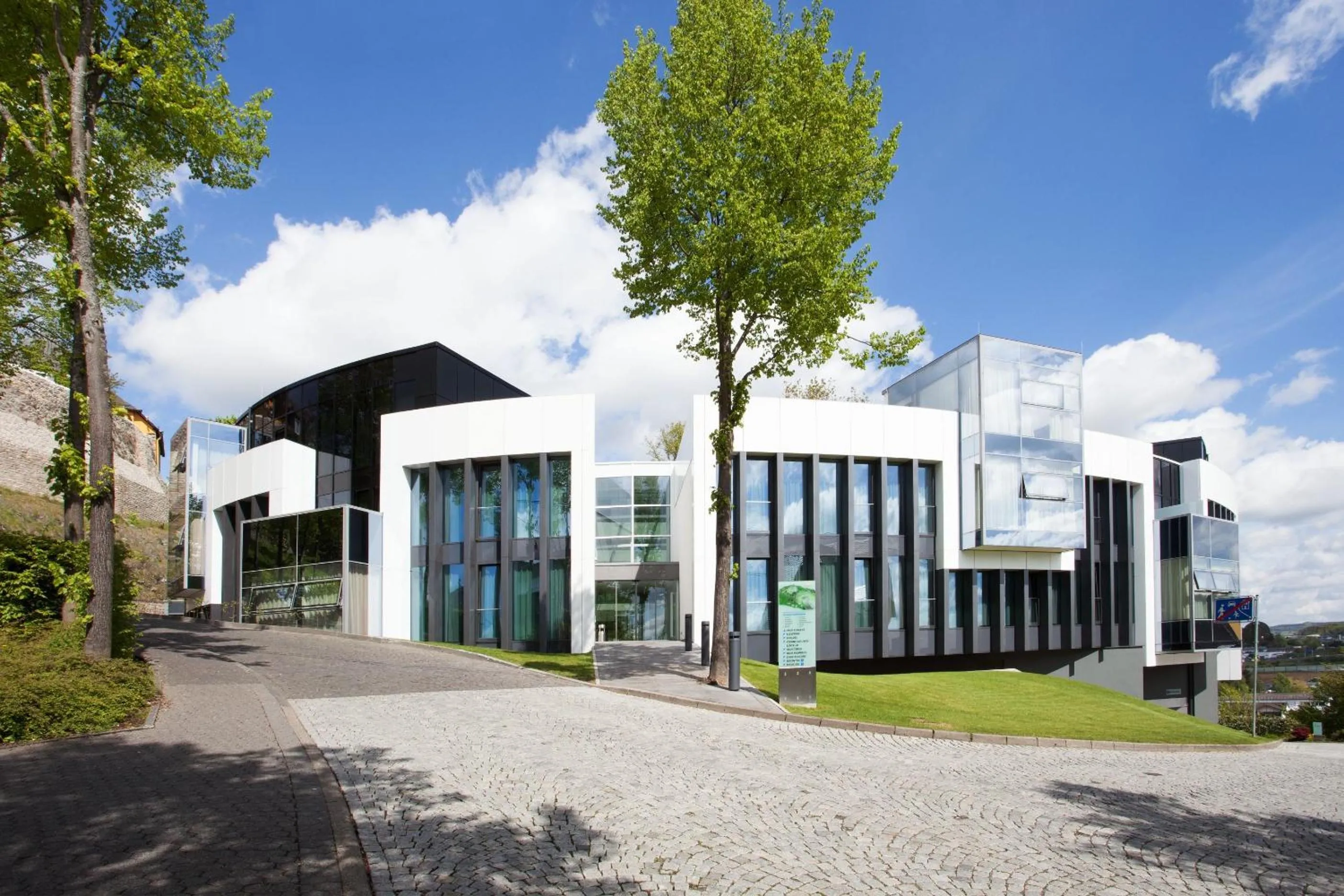 Facade/entrance in Hotel Schloss Montabaur