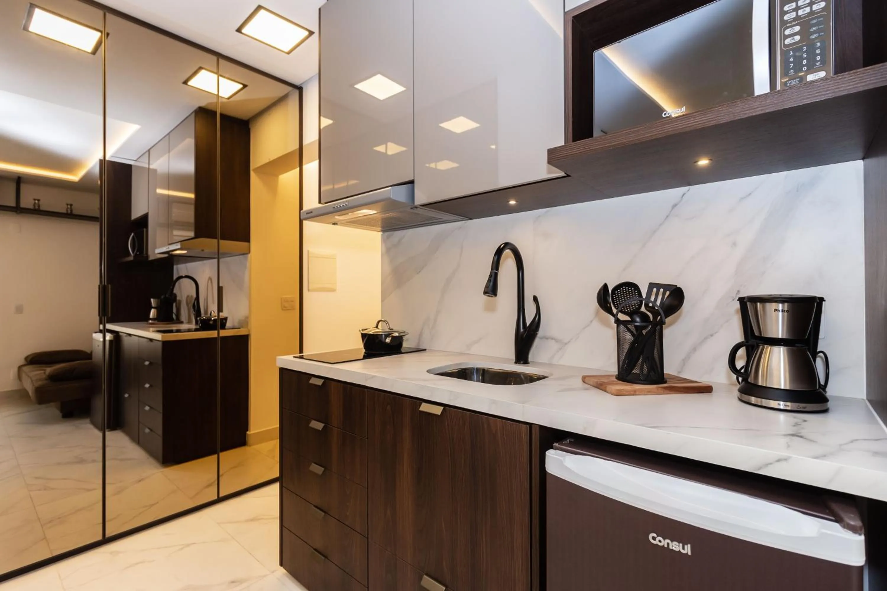 Communal kitchen in 360 Perdizes