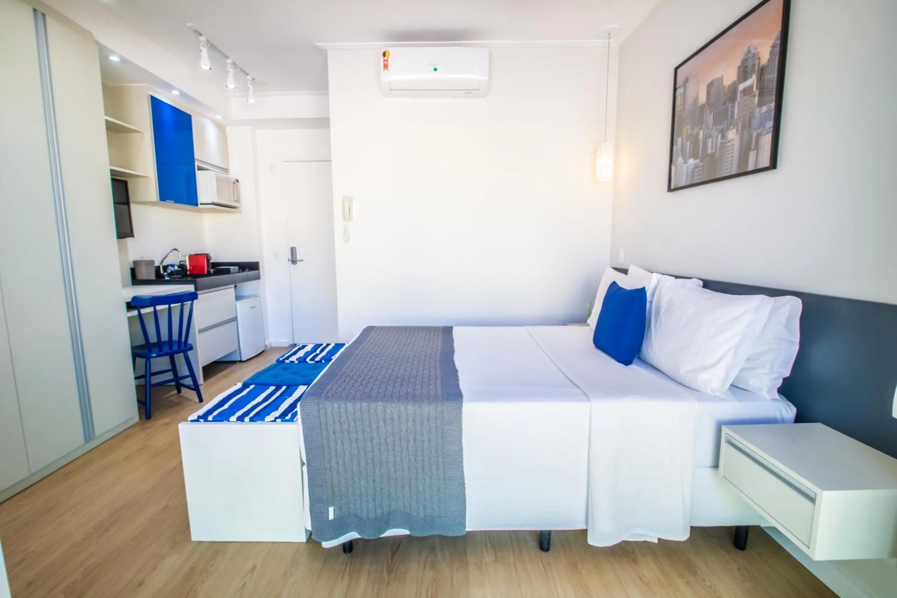 Photo of the whole room, Bed in 360 Perdizes