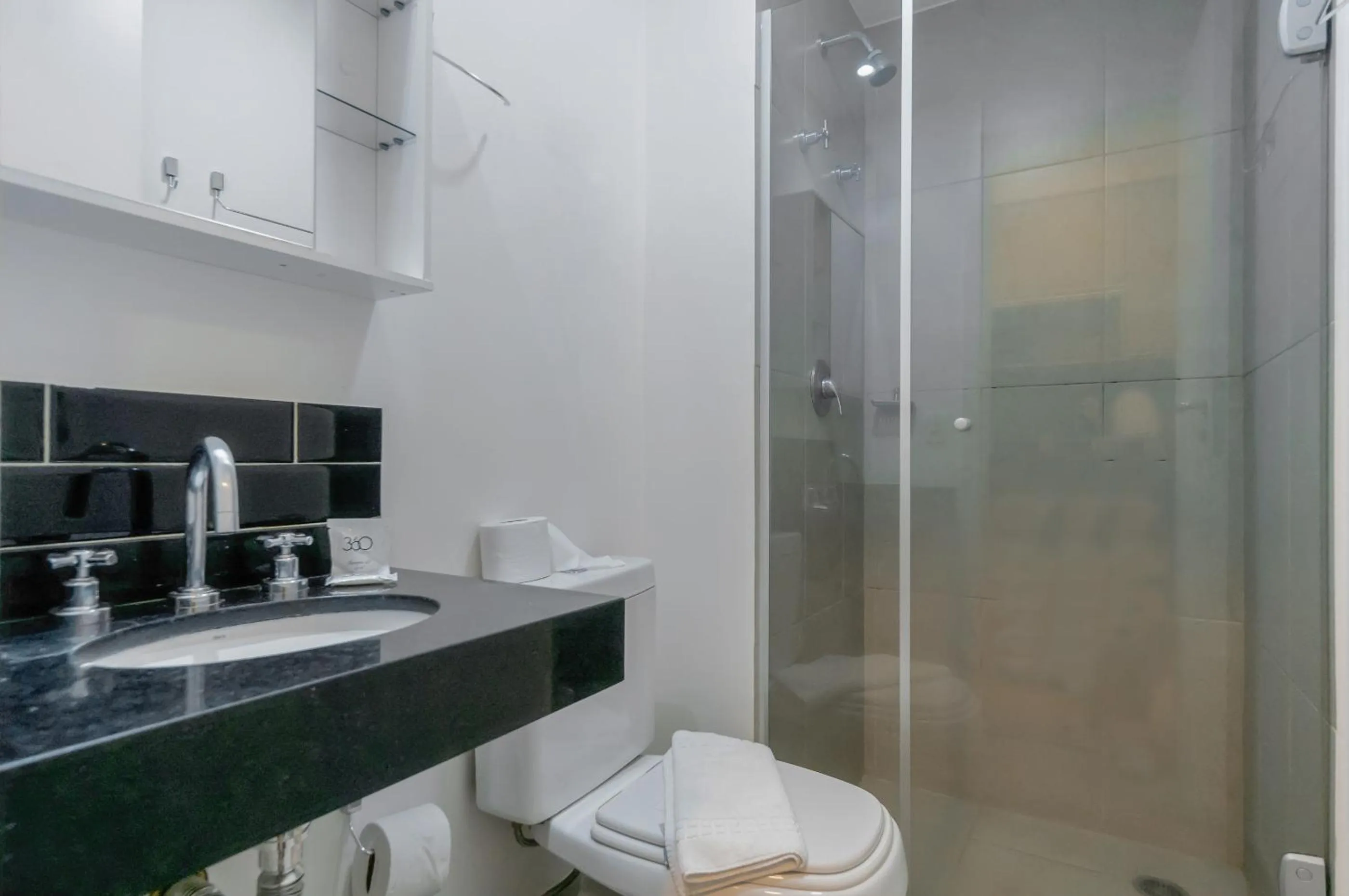 Bathroom in 360 Perdizes