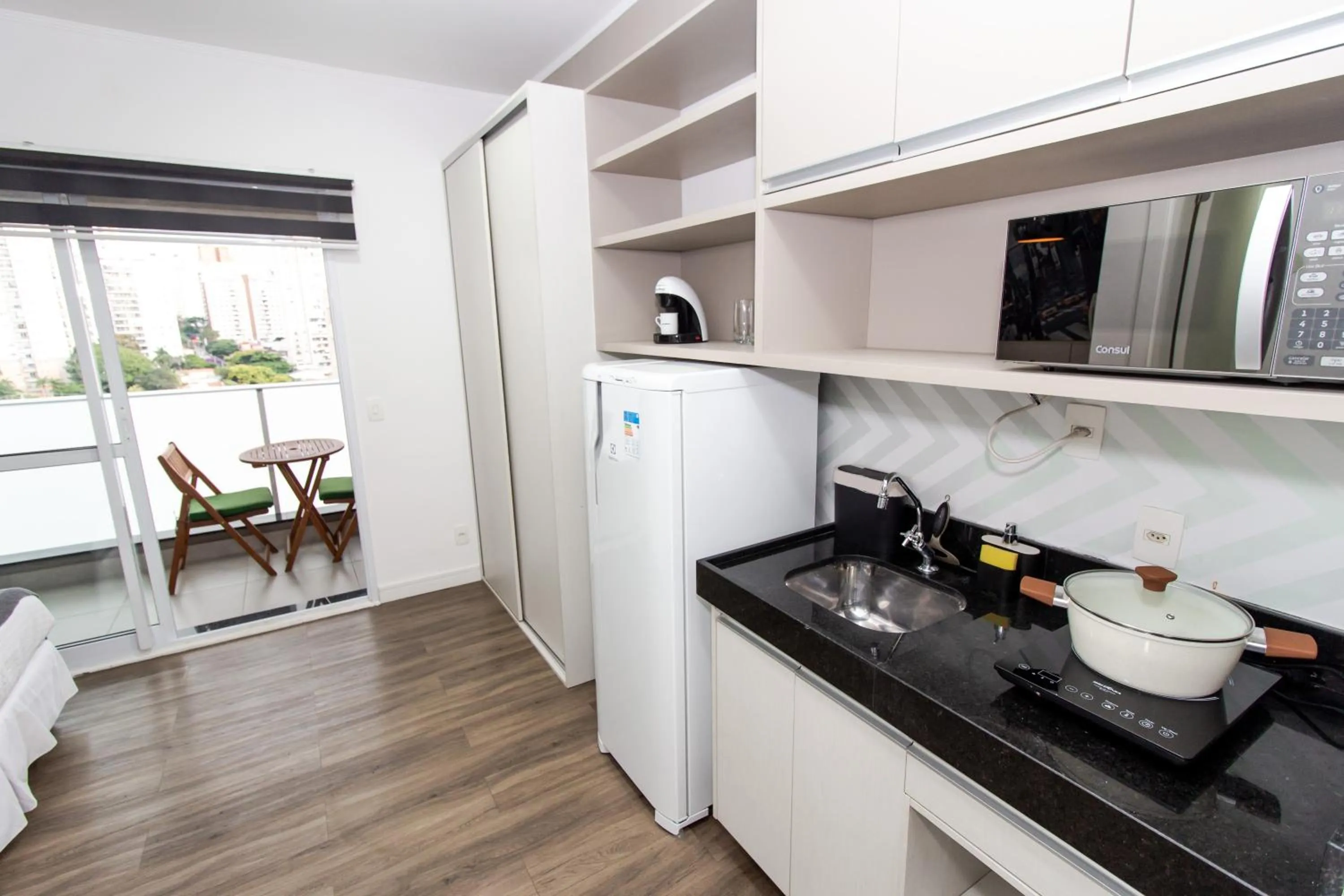 kitchen in 360 Perdizes