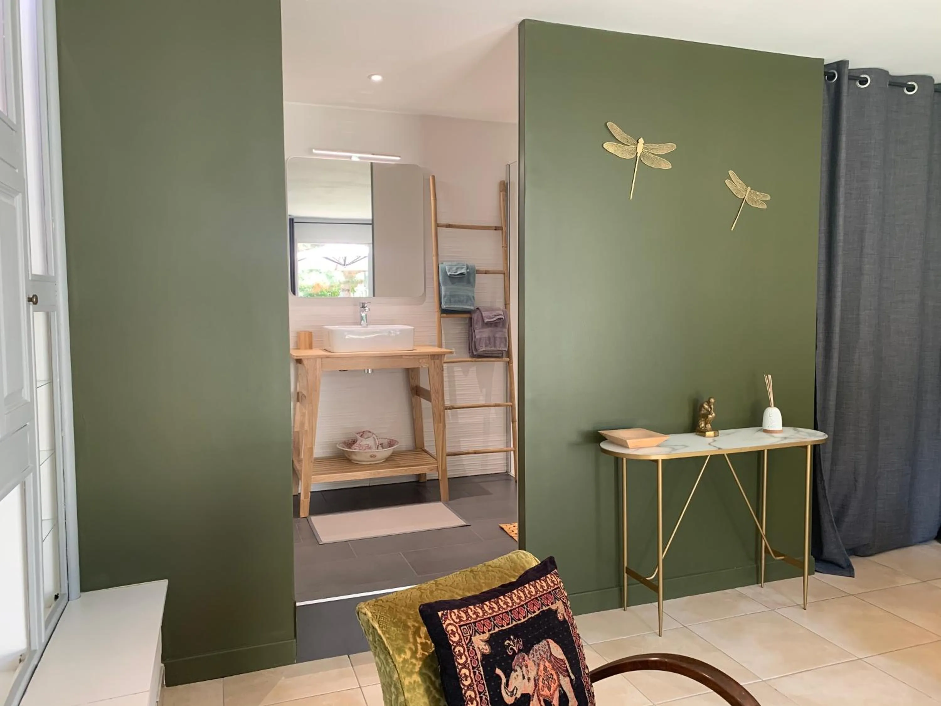 Bathroom in Chambre en Drôme Tropicale