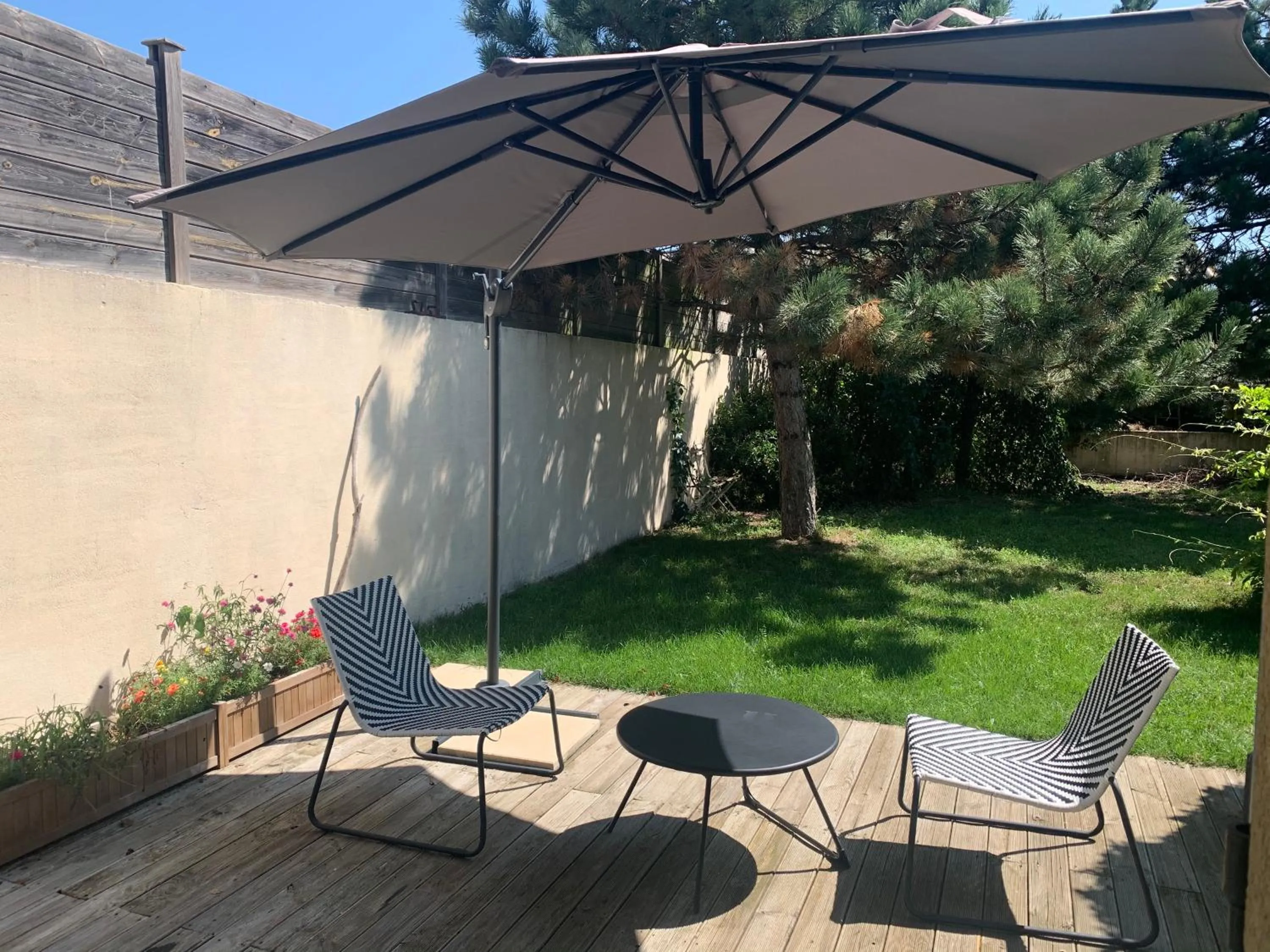 Patio in Chambre en Drôme Tropicale