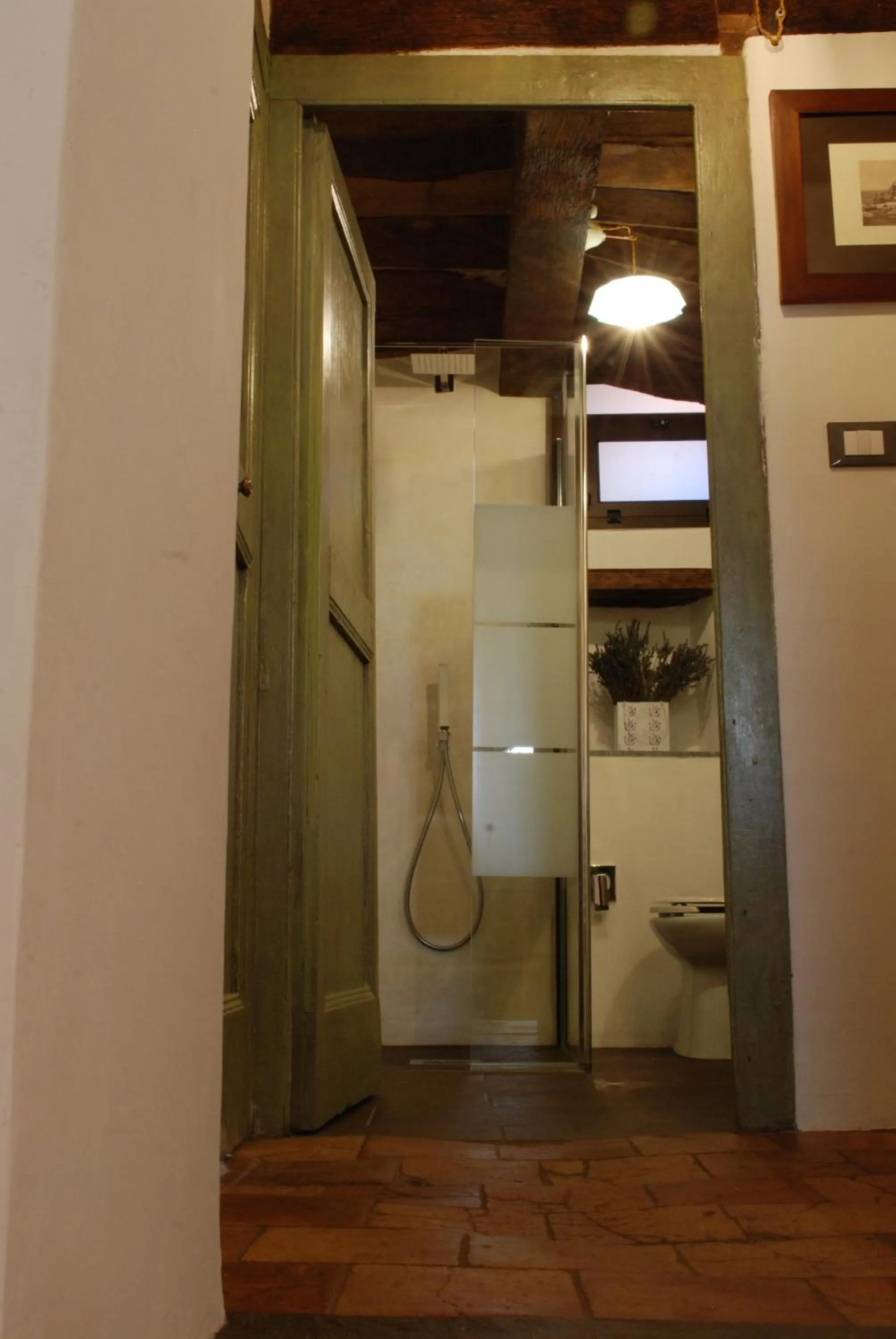 Shower in B&B Donna Livia