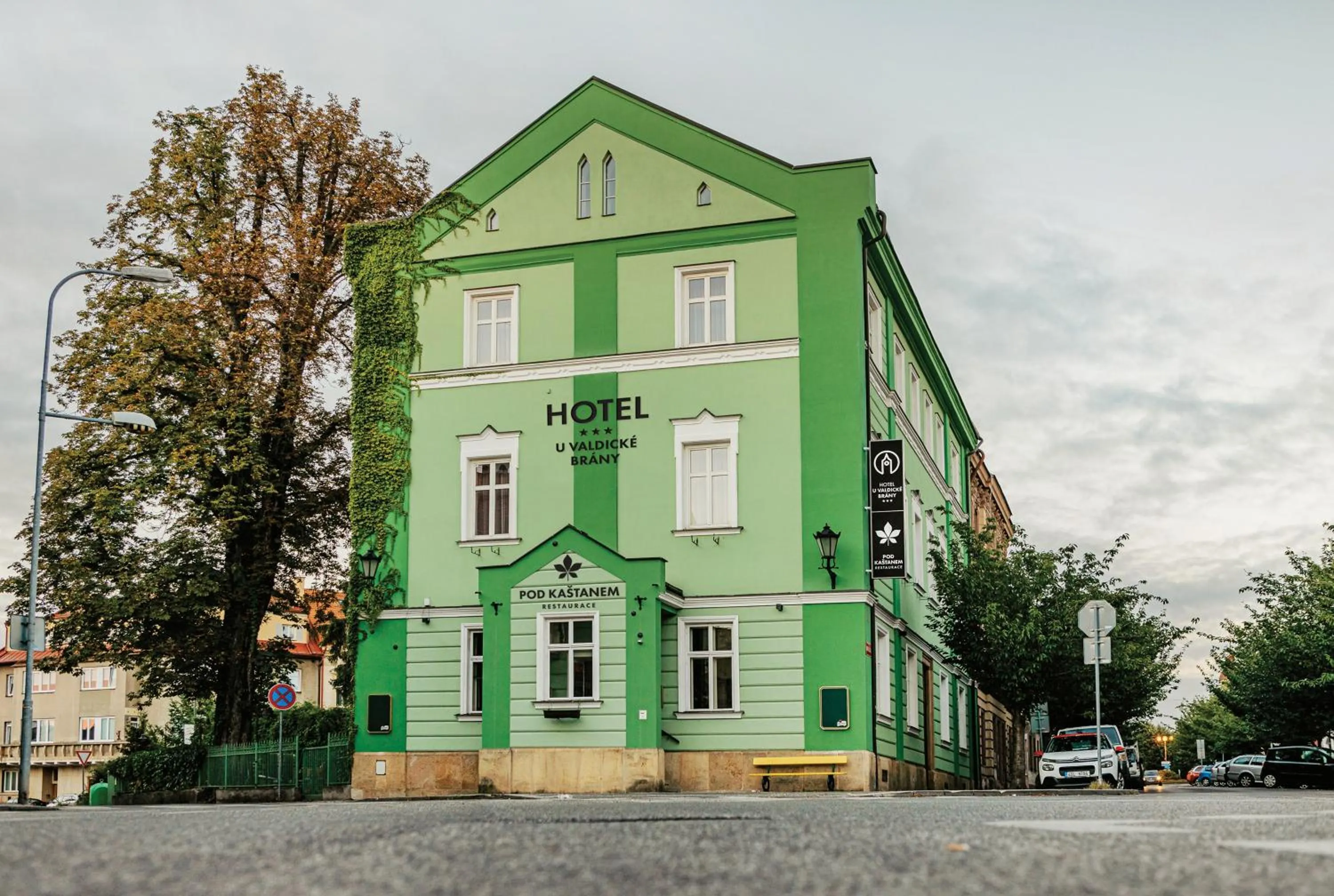 Property building in Hotel U Valdické brány