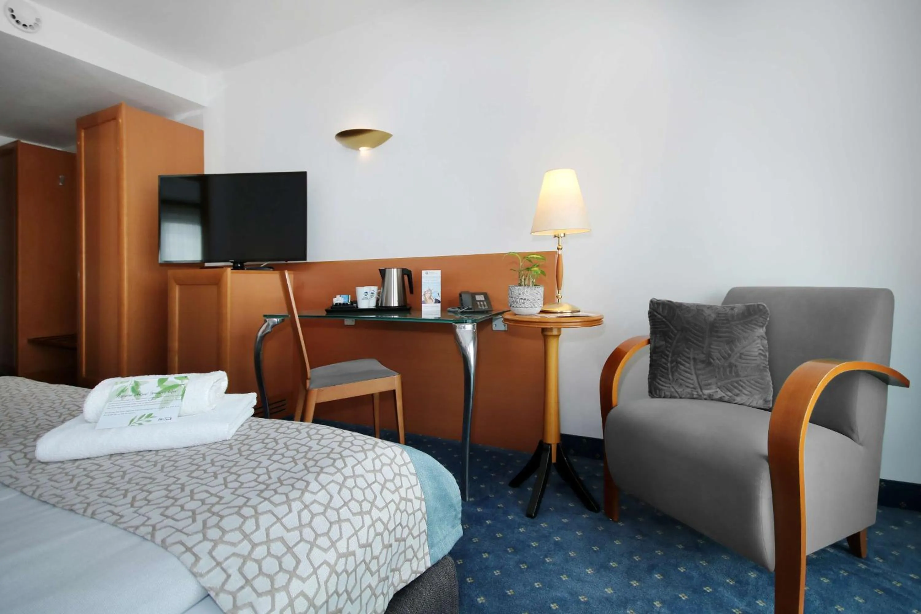 Bedroom, Bed in Best Western Hotel Halle-Merseburg