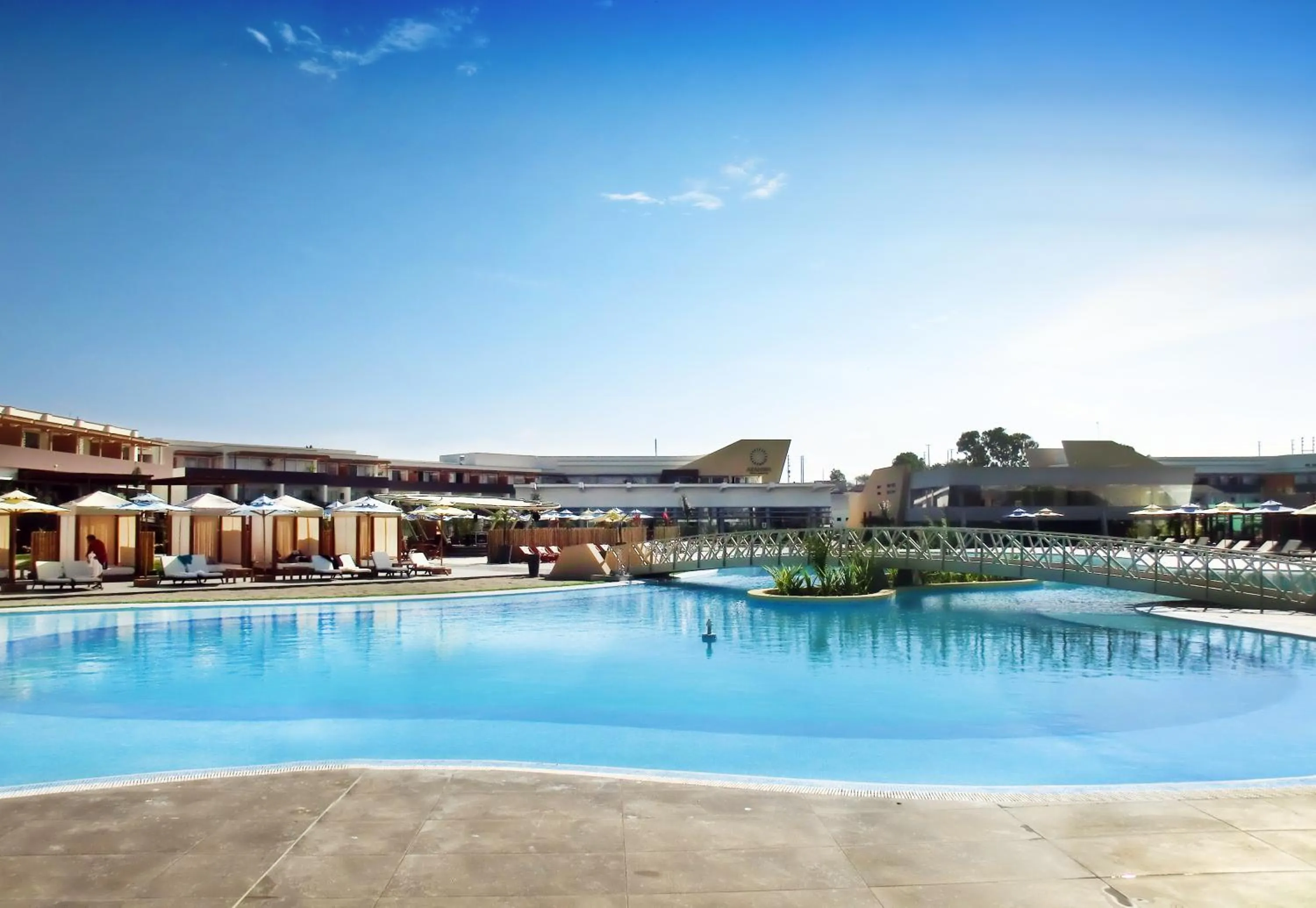 Swimming pool in Aranwa Paracas Resort & Spa