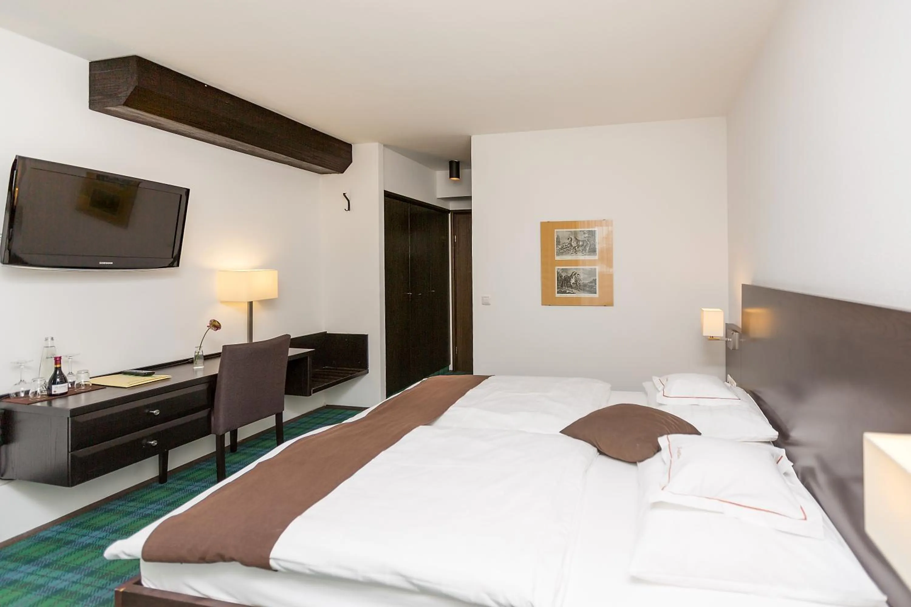 Bedroom, Bed in Hotel Alpenhof Postillion