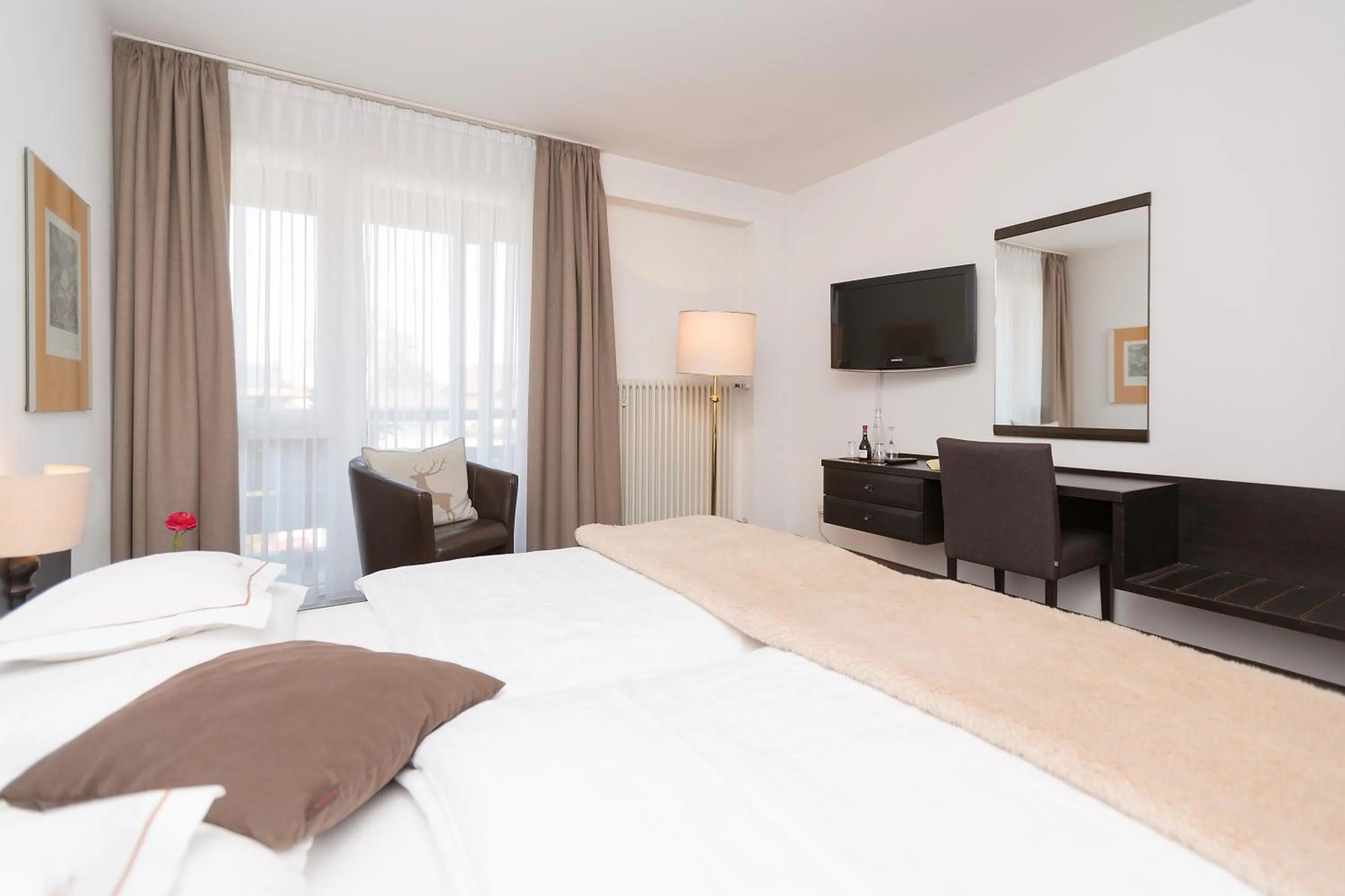 Bedroom, Bed in Hotel Alpenhof Postillion