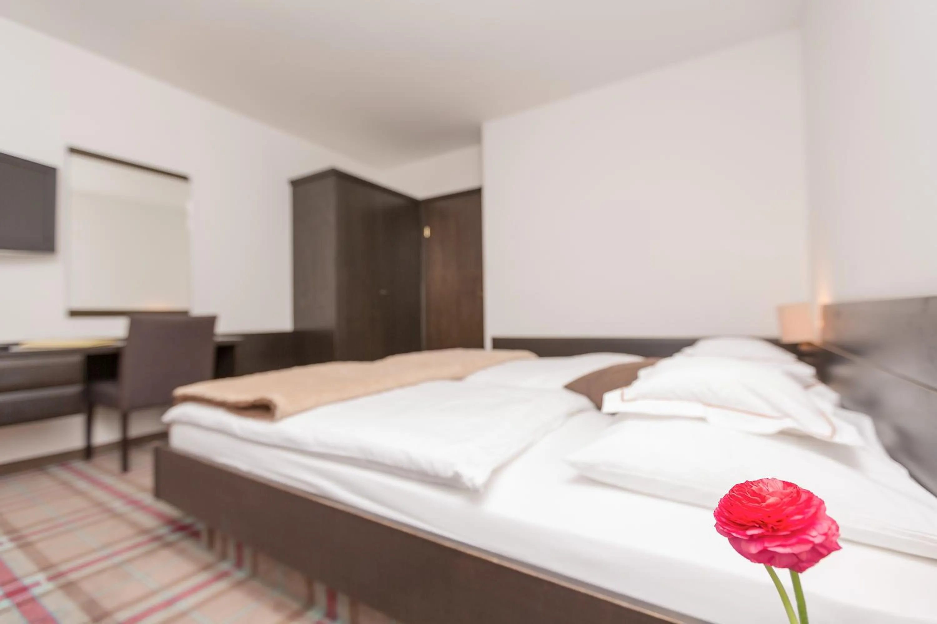 Bedroom, Bed in Hotel Alpenhof Postillion