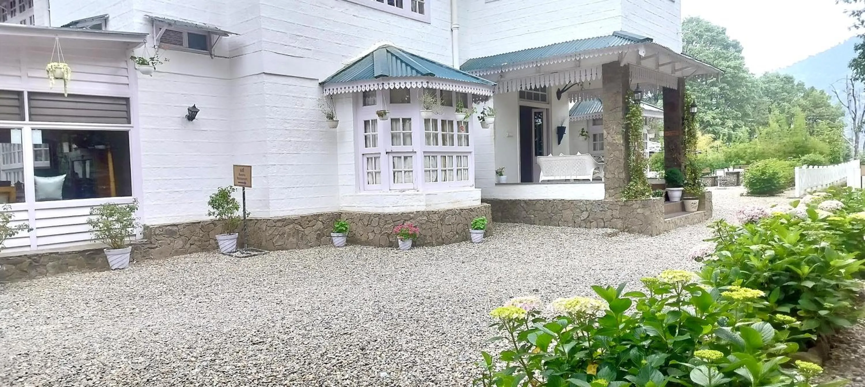 Bhikampur Lodge By Nine Hotels