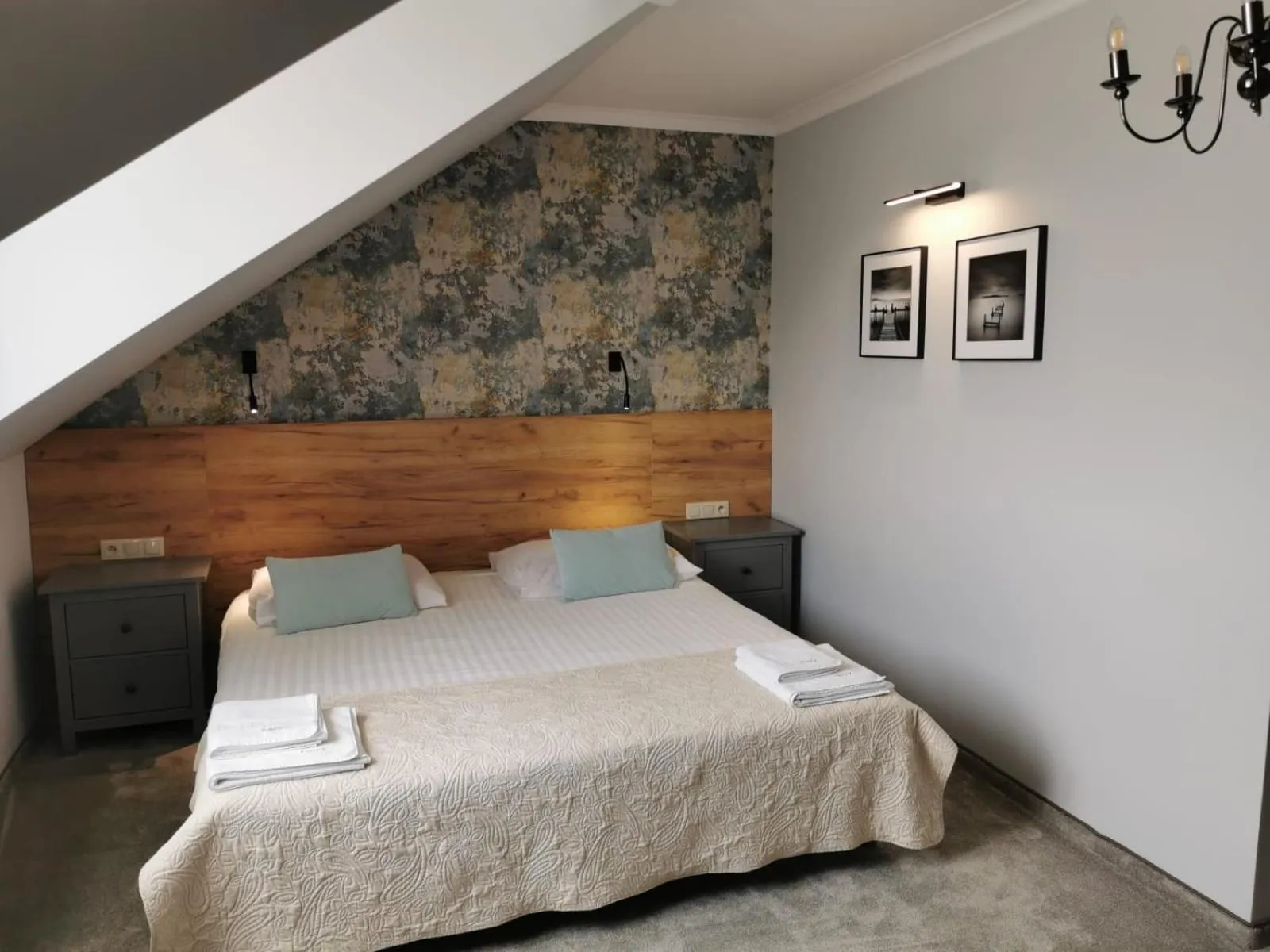 Property building, Bed in Hotel Onyx