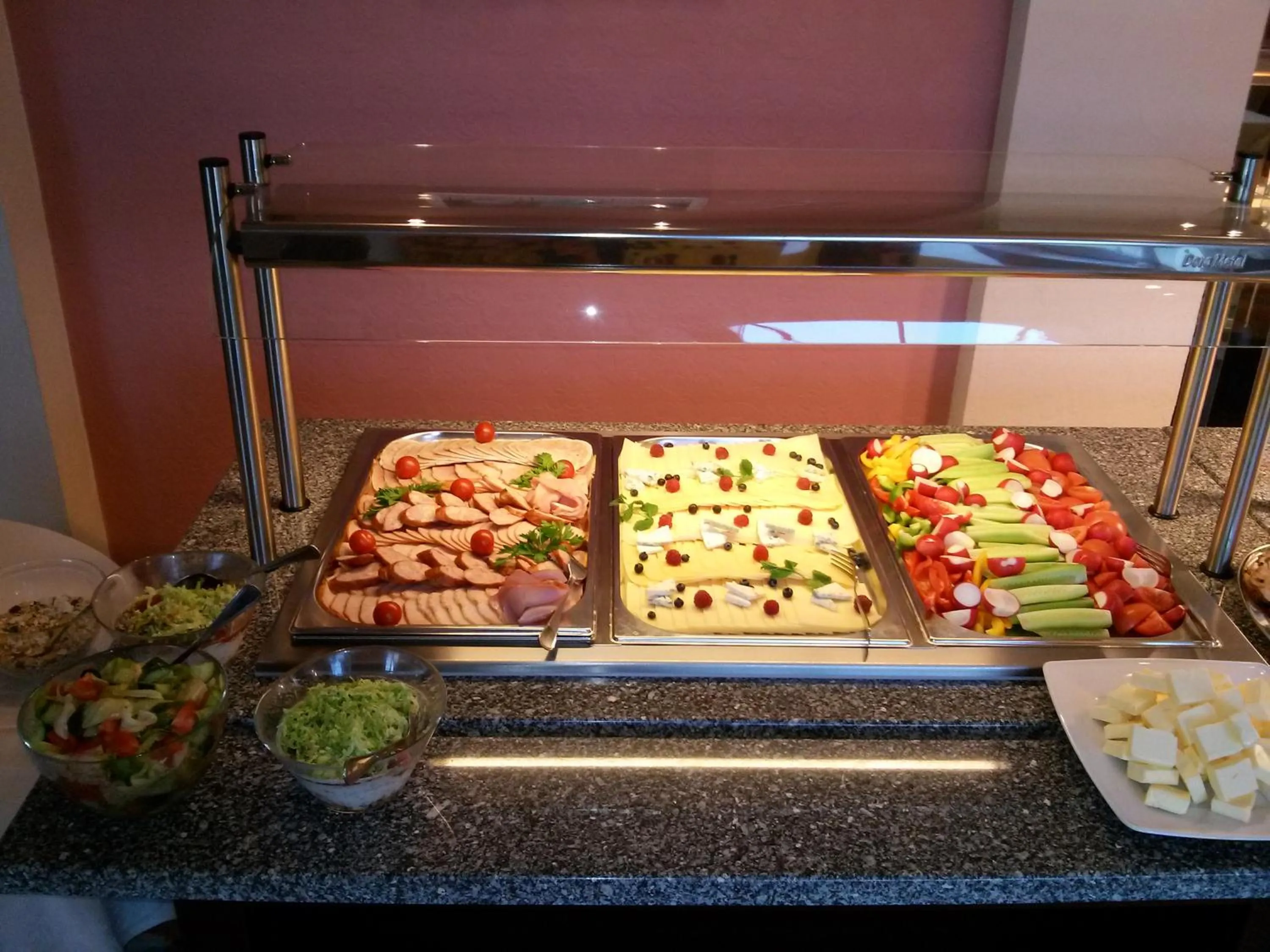 Restaurant/places to eat in Hotel Onyx