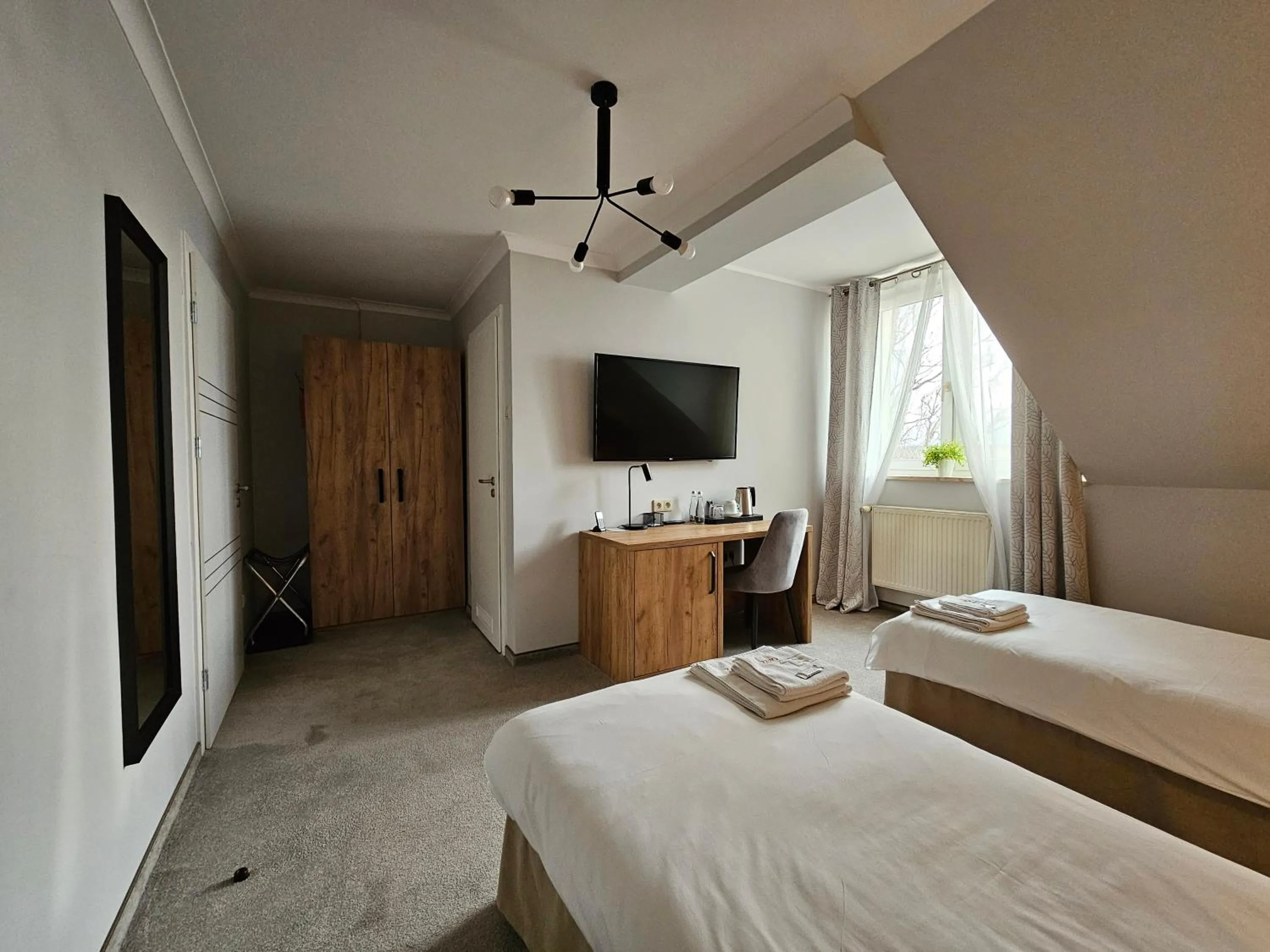 Property building, Bed in Hotel Onyx