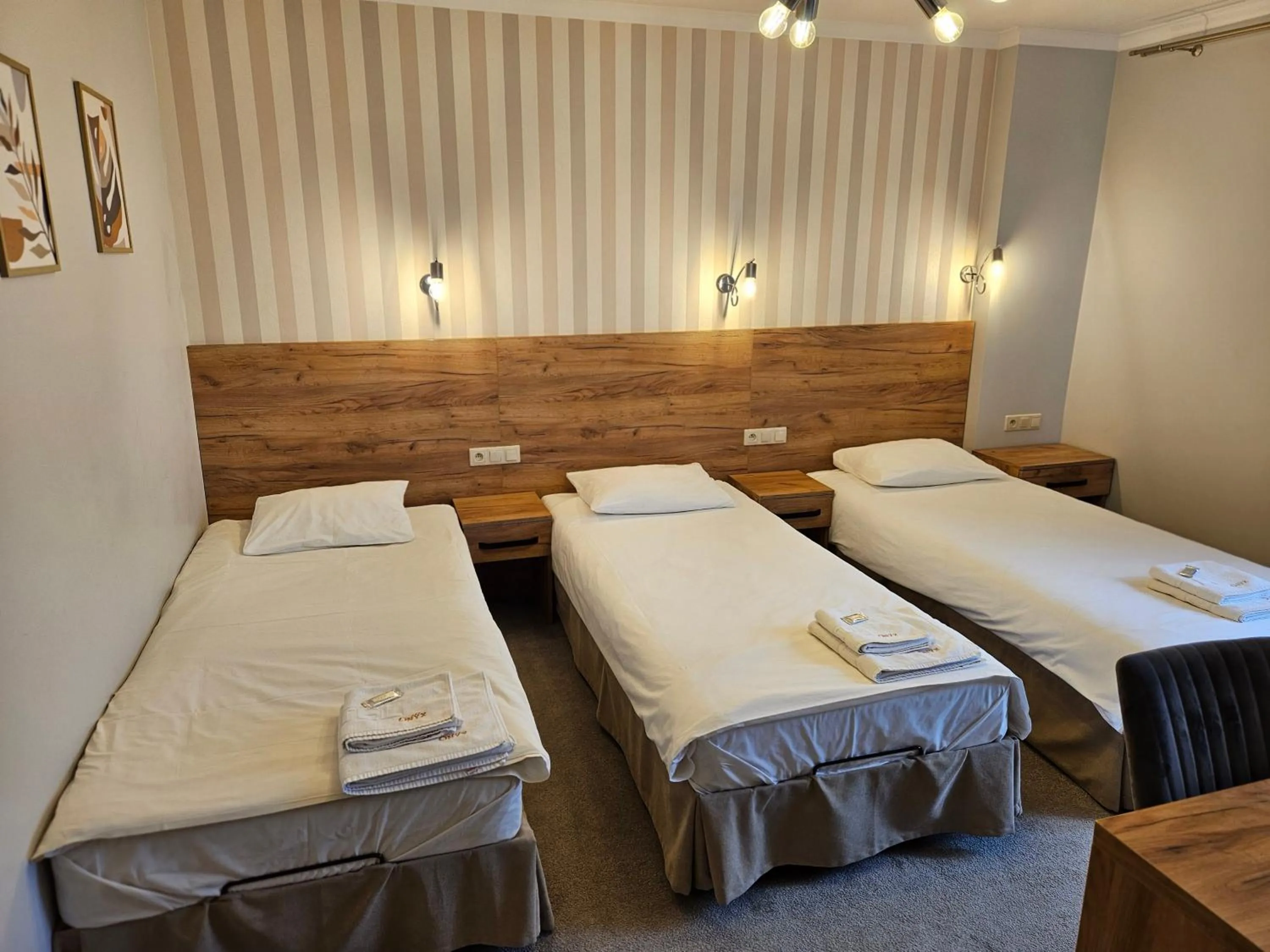 Property building, Bed in Hotel Onyx