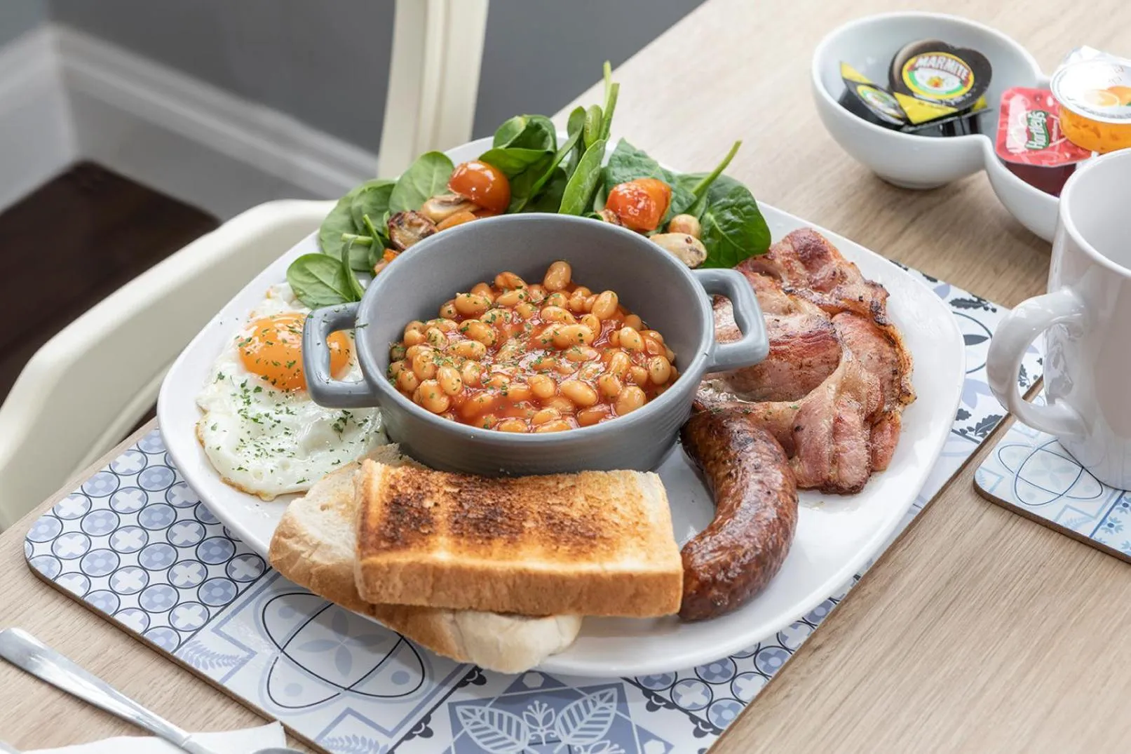 Breakfast in The Sleep-Inn Hare B&B