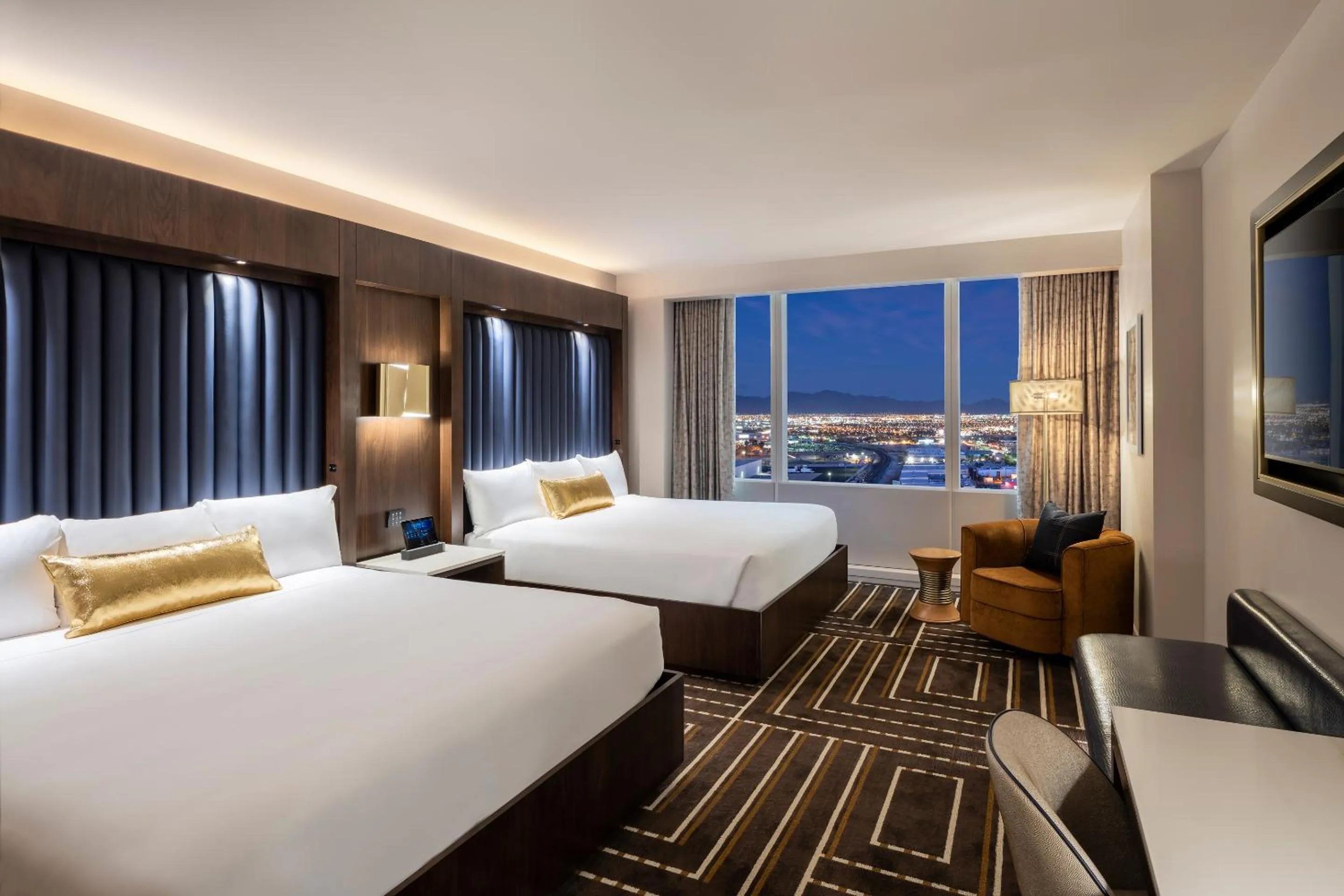 Bedroom, Bed in Circa Resort & Casino - Adults Only