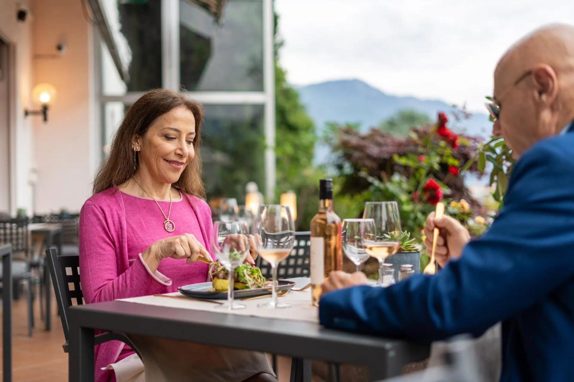 Restaurant/places to eat in Easy Stay by Hotel La Perla