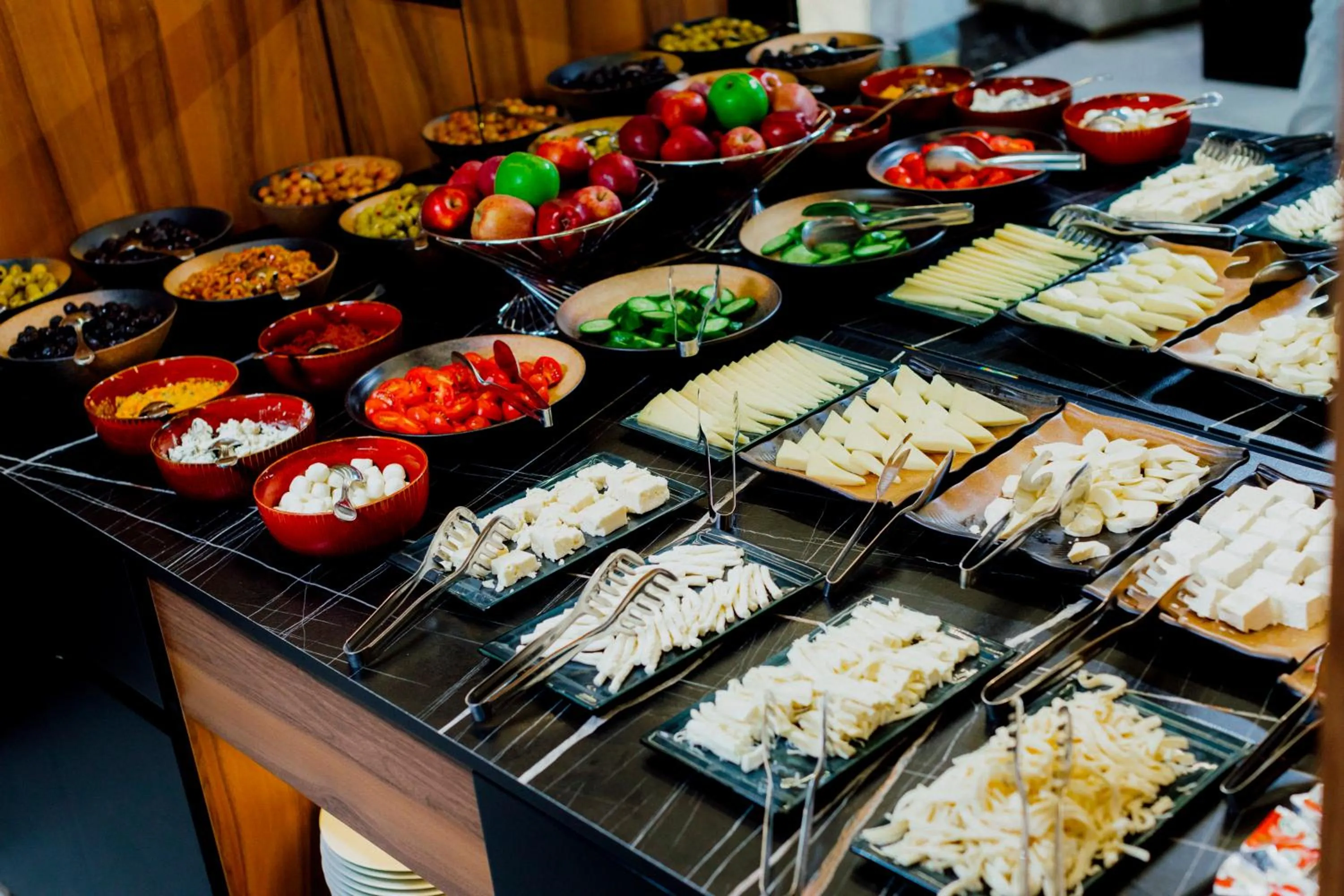 Buffet breakfast in Continent Luxury Suites Sakarya