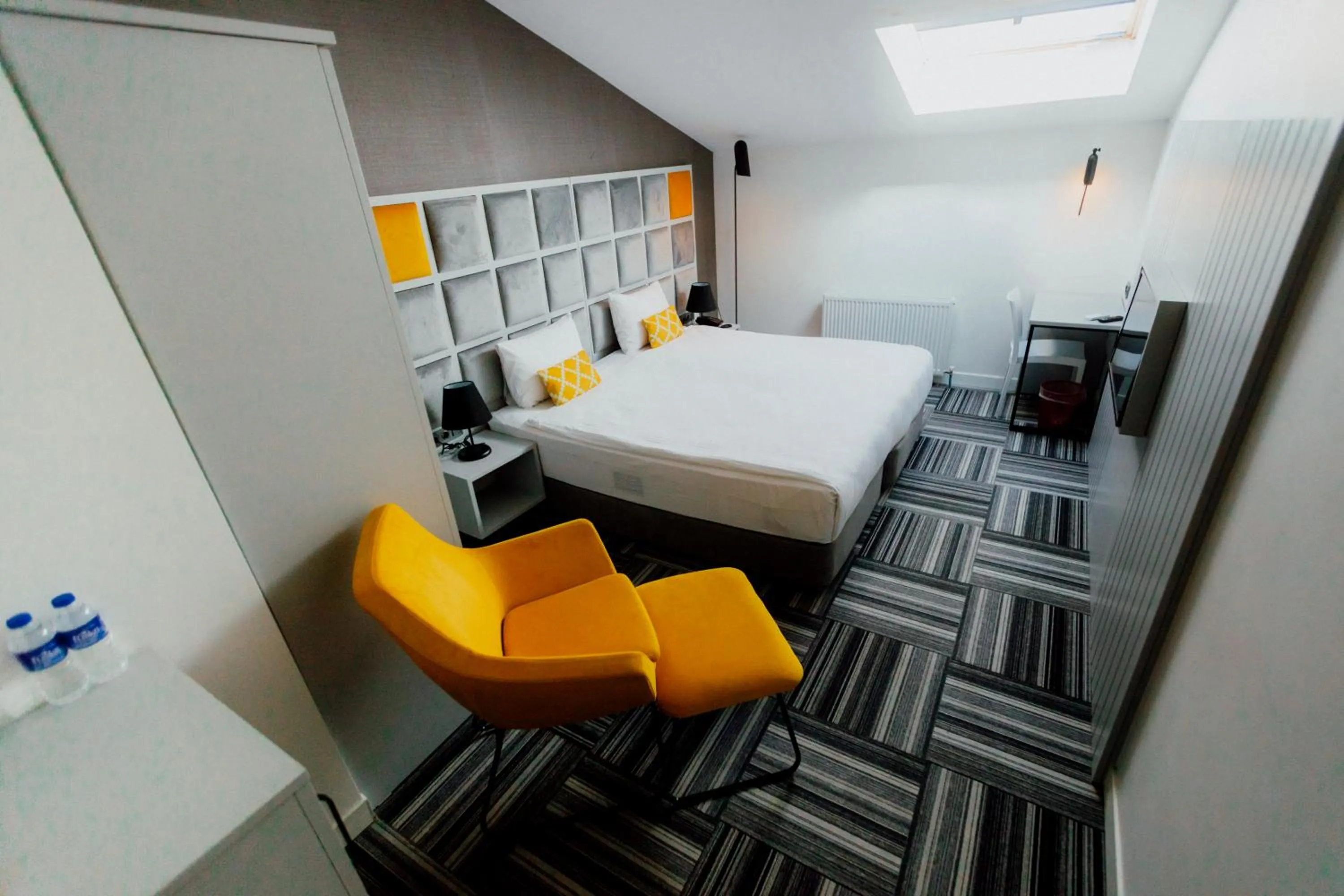 Bedroom, Bed in Continent Luxury Suites Sakarya