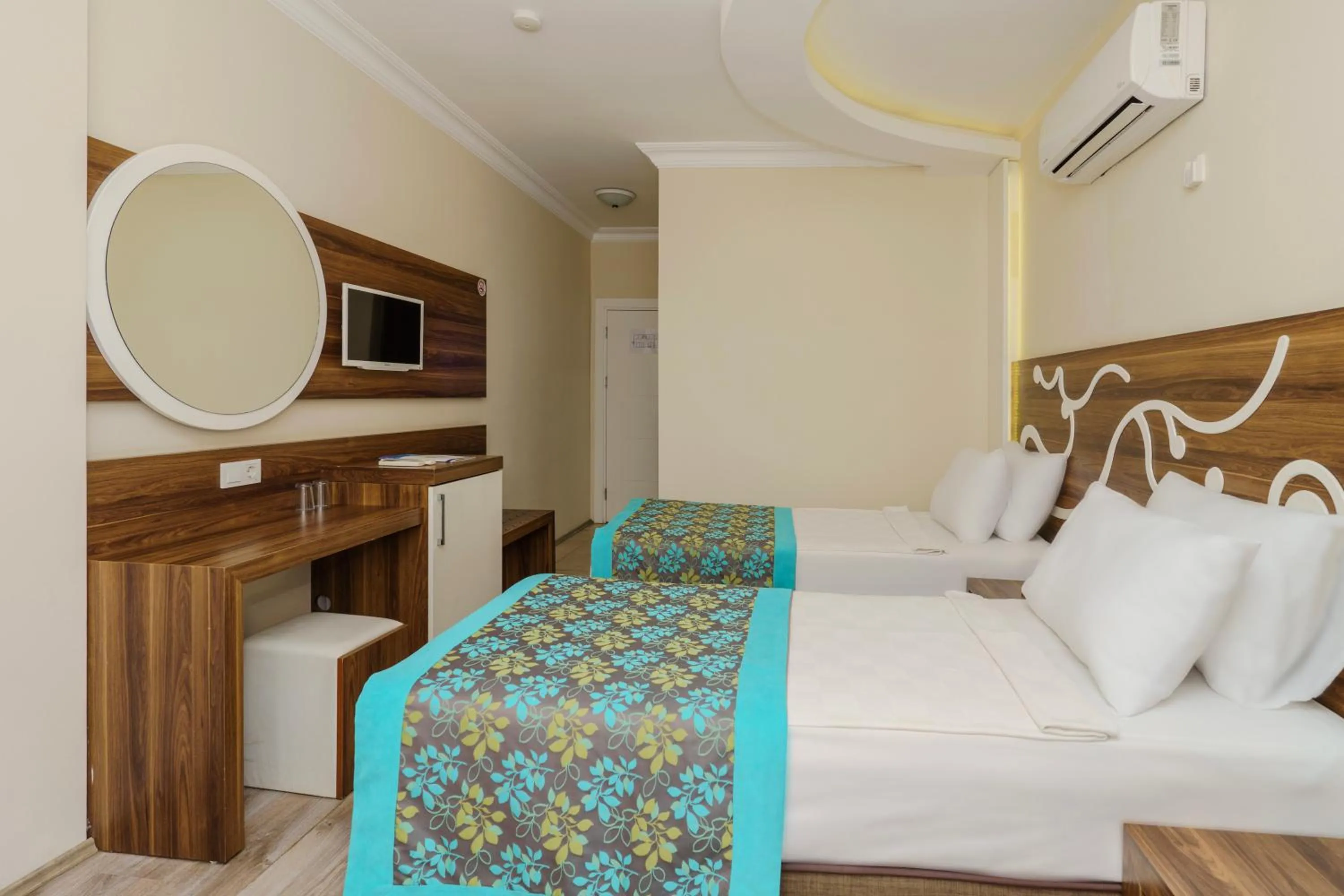 Bedroom, Bed in Kleopatra blue hawai hotel