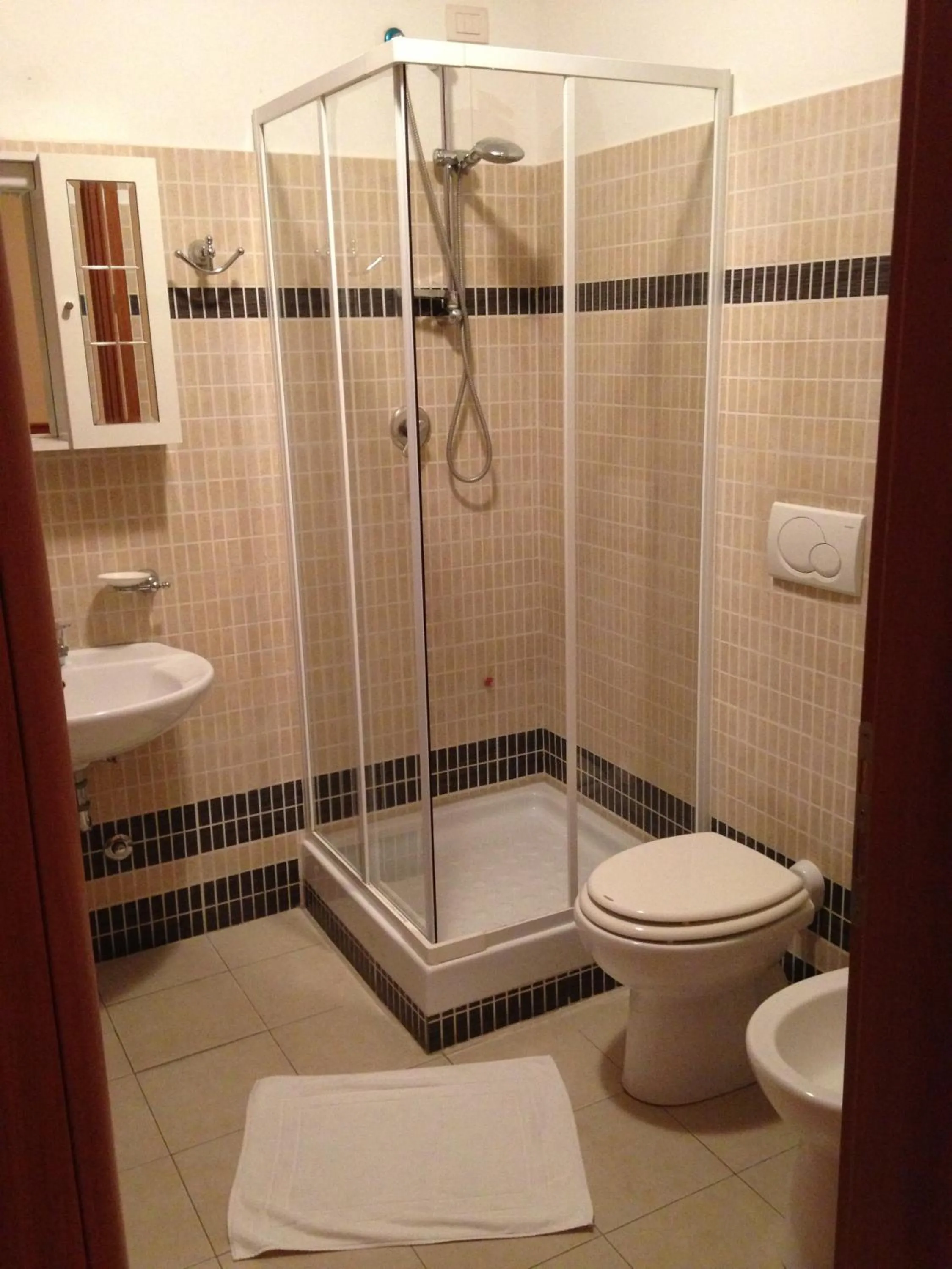 Bathroom in Affittacamere Flavia Roma