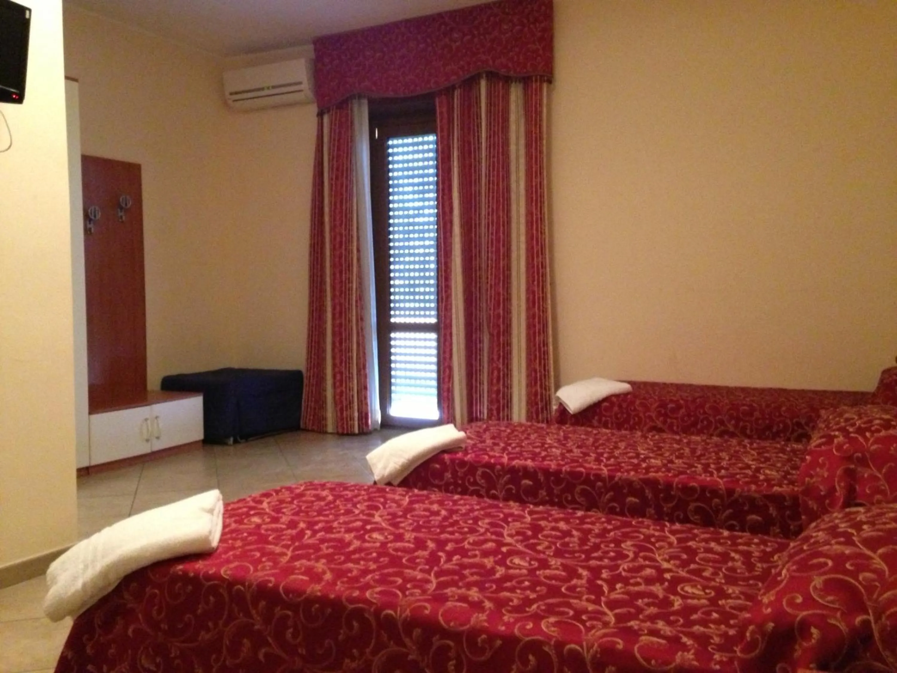 Bedroom, Bed in Affittacamere Flavia Roma