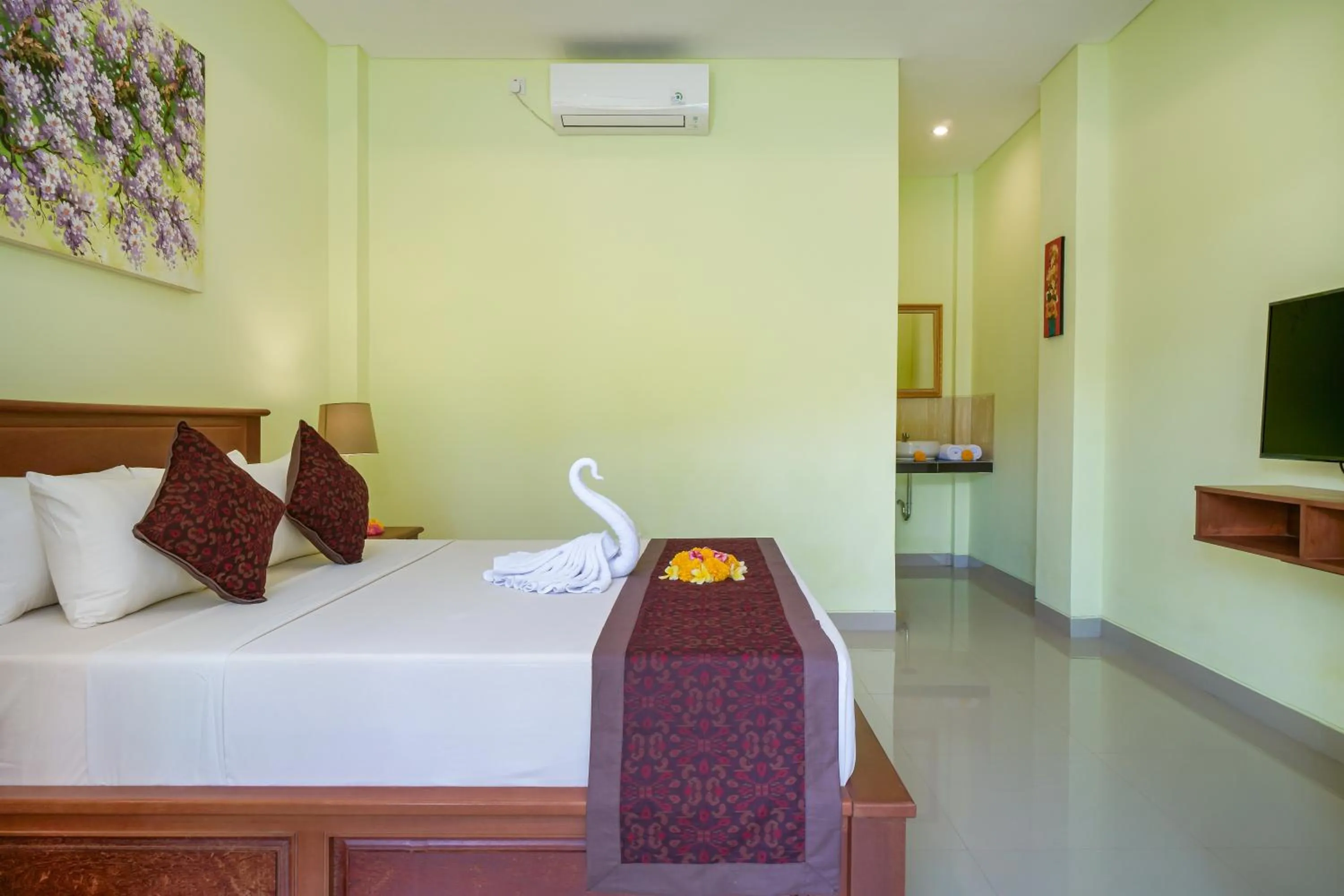 Bed in Hidden Padma Retreat