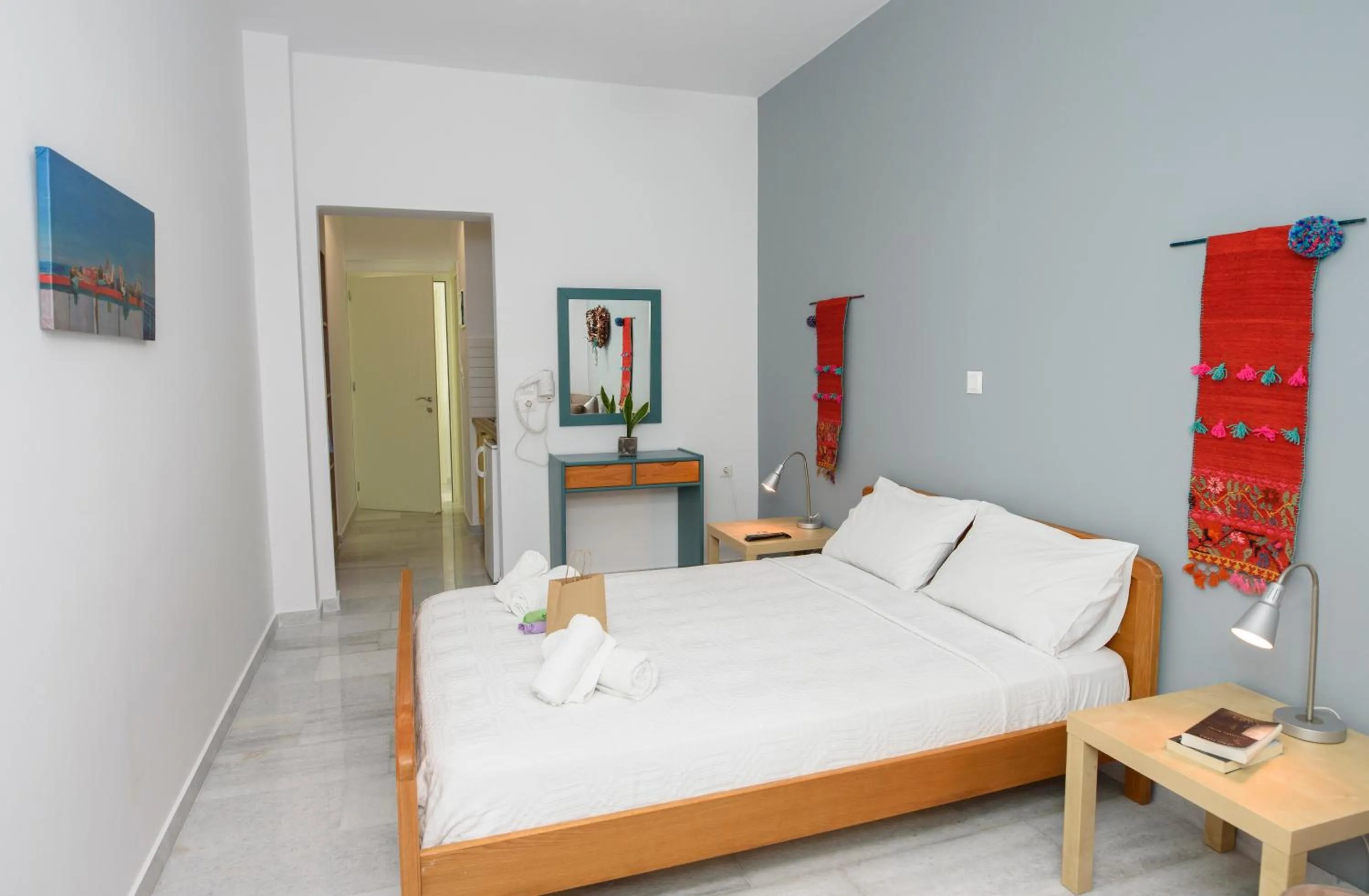 Photo of the whole room, Bed in Porto Katapola Pension