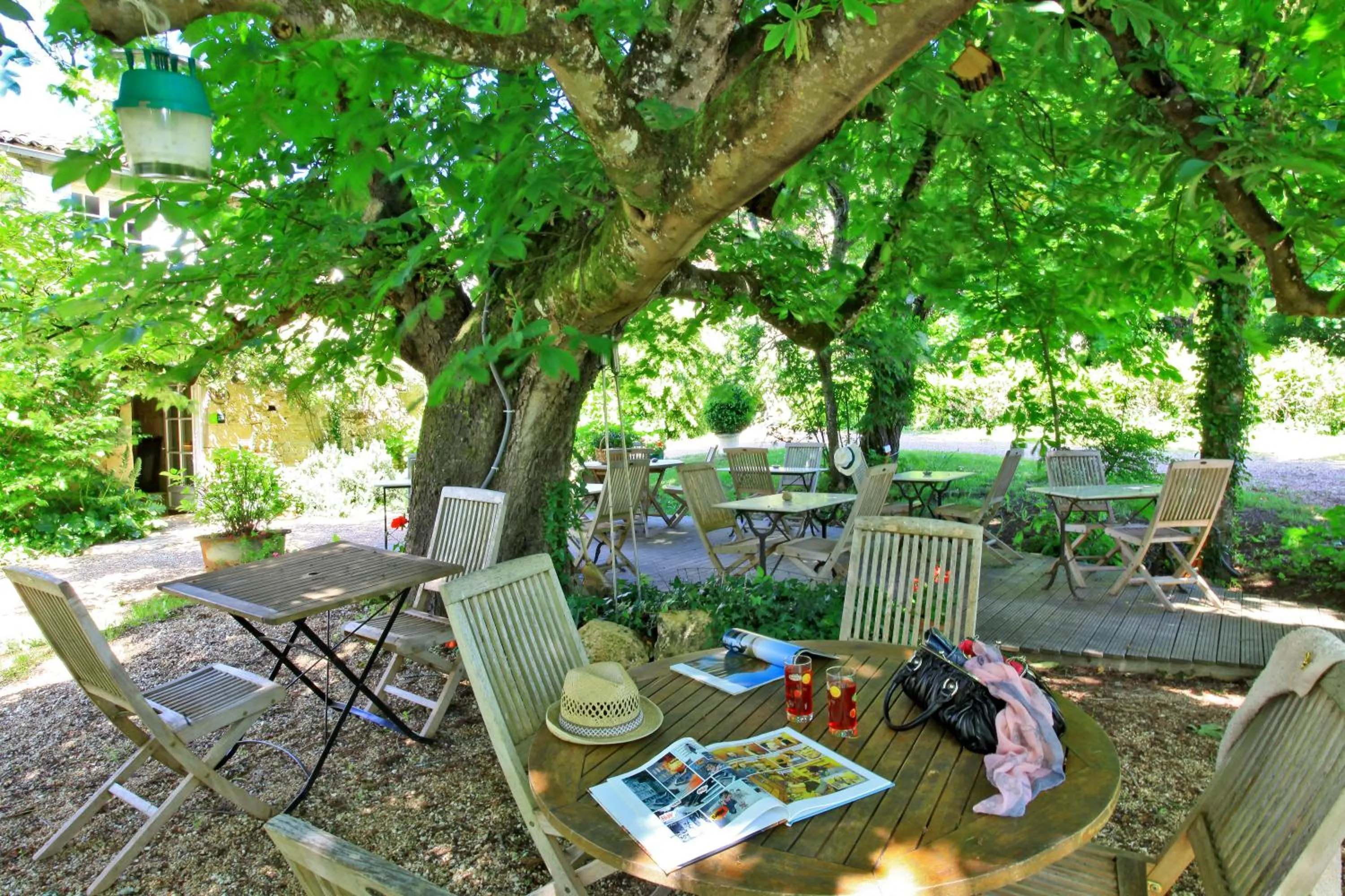 Patio in Hotel La Maison des Peyrat