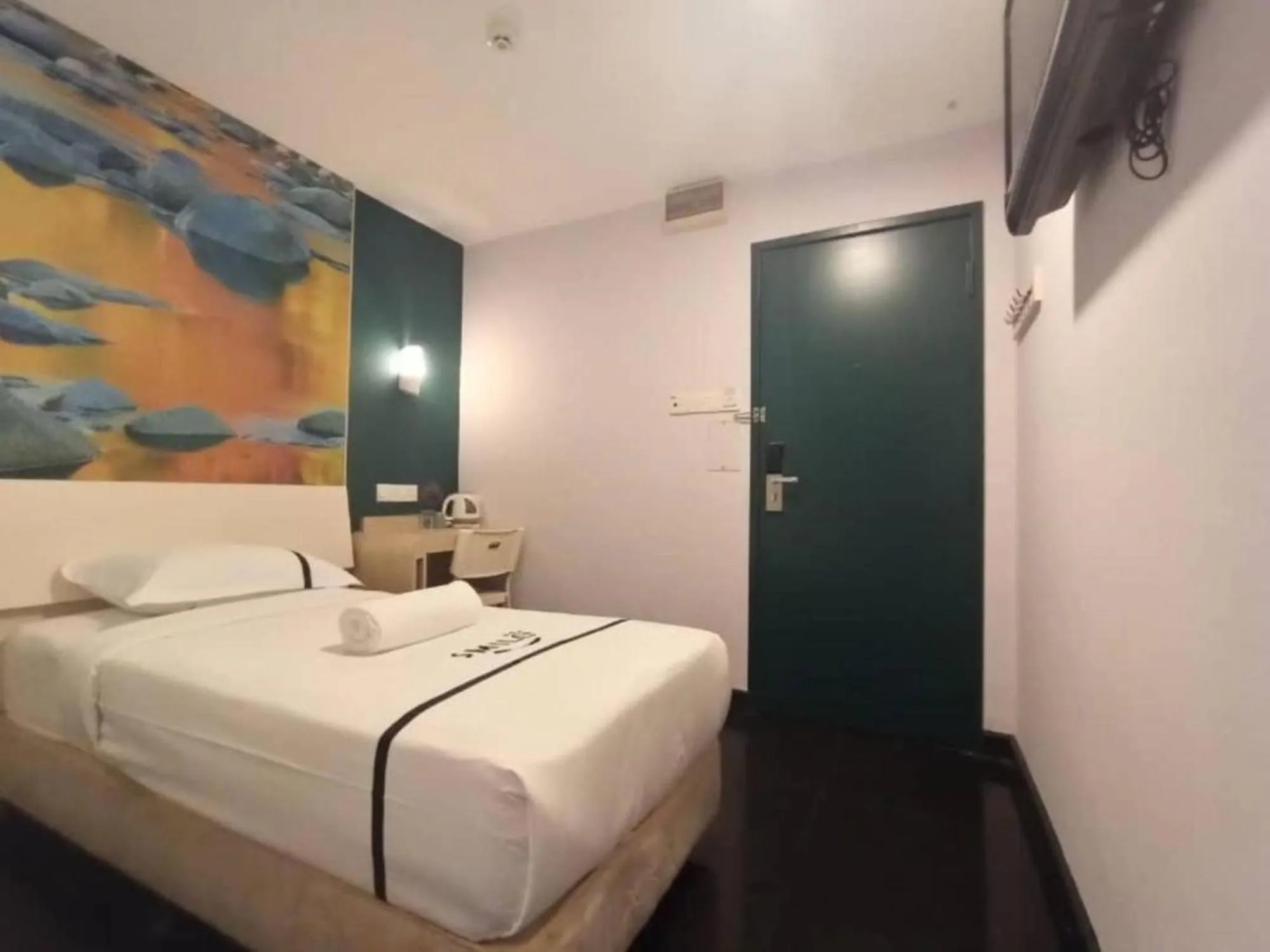 Bed in Smile Hotel Chow Kit PWTC