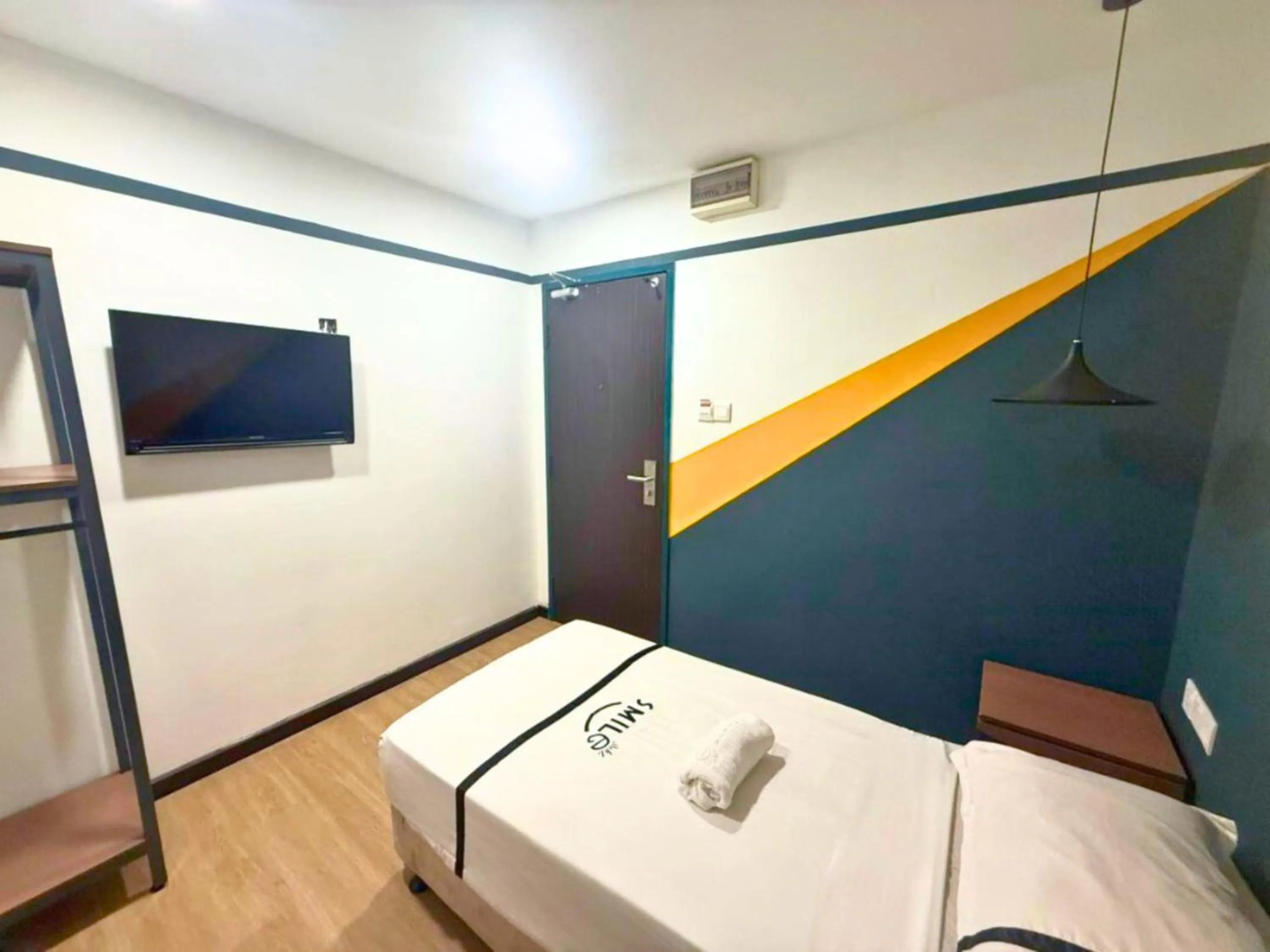 Bedroom, Bed in Smile Hotel Chow Kit PWTC