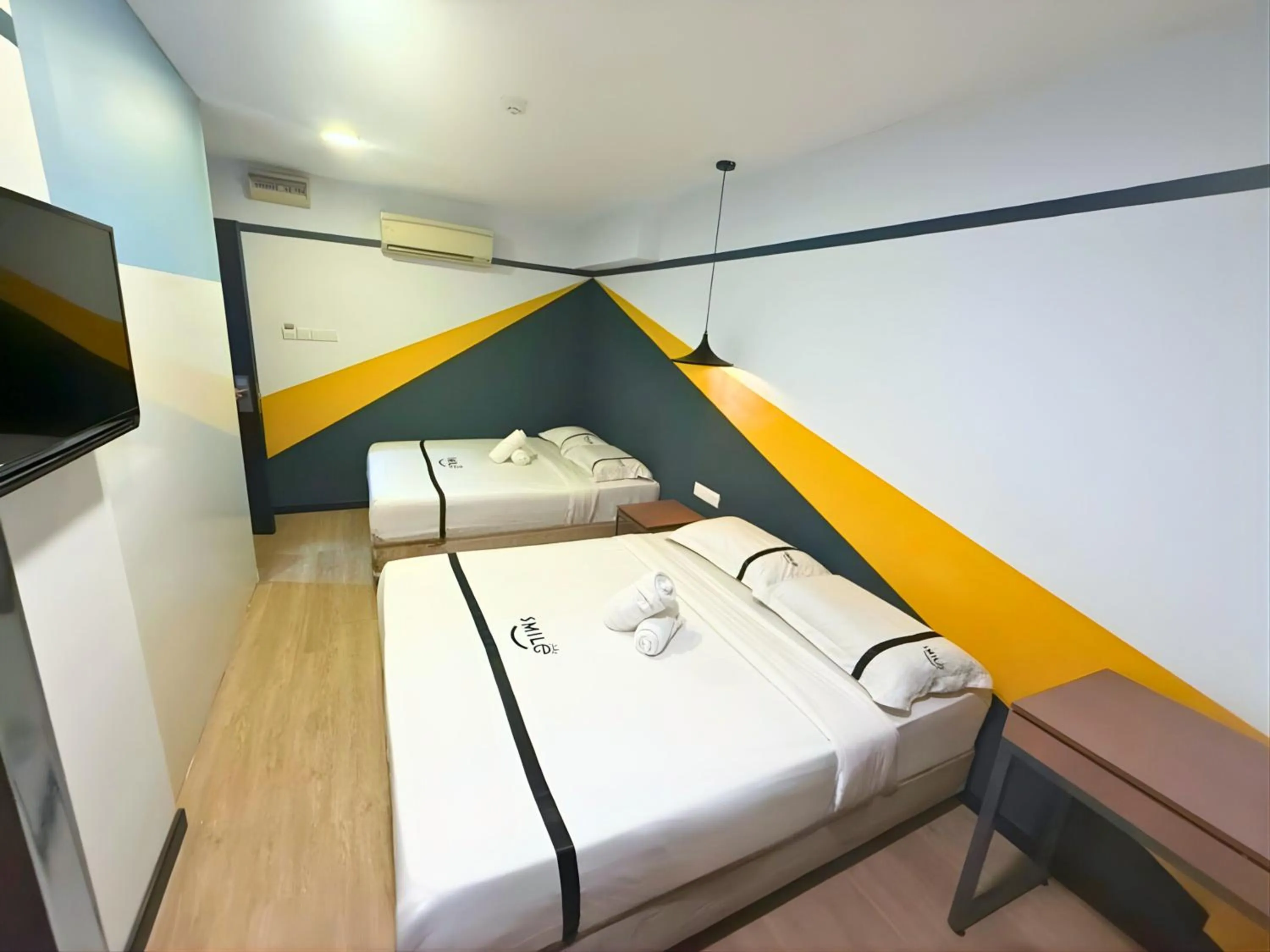Bedroom, Bed in Smile Hotel Chow Kit PWTC