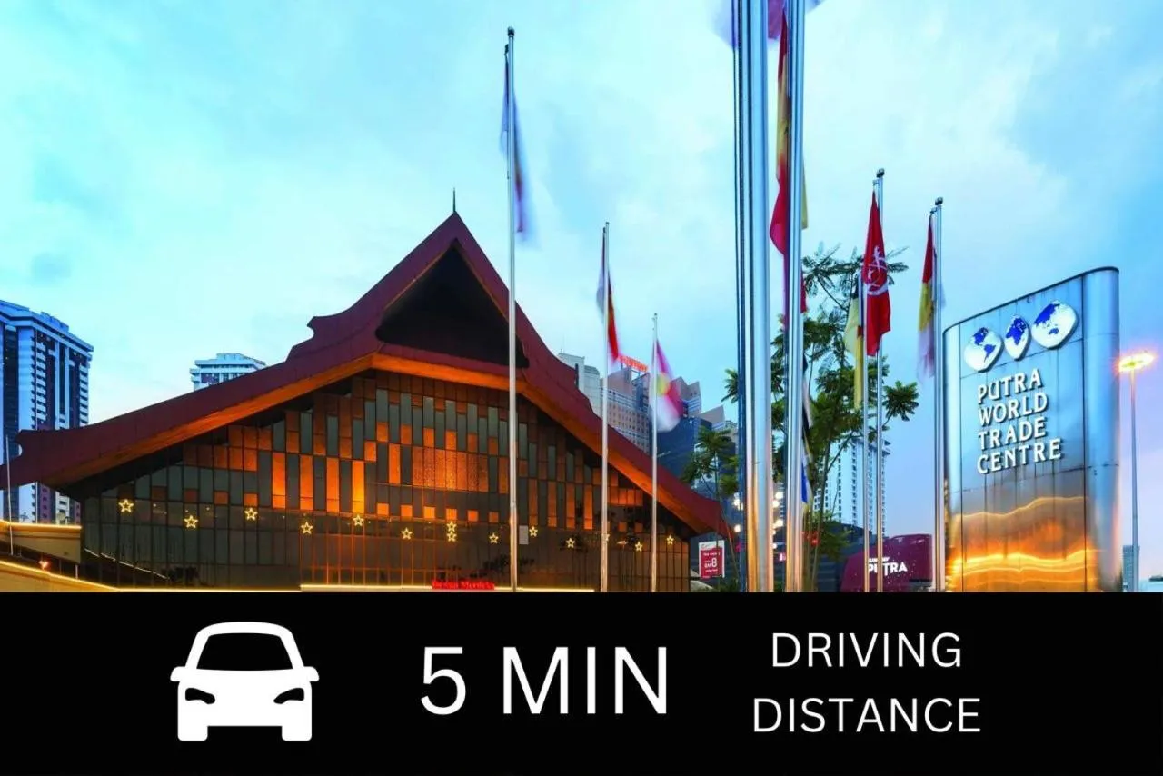 Property building in Smile Hotel Chow Kit PWTC