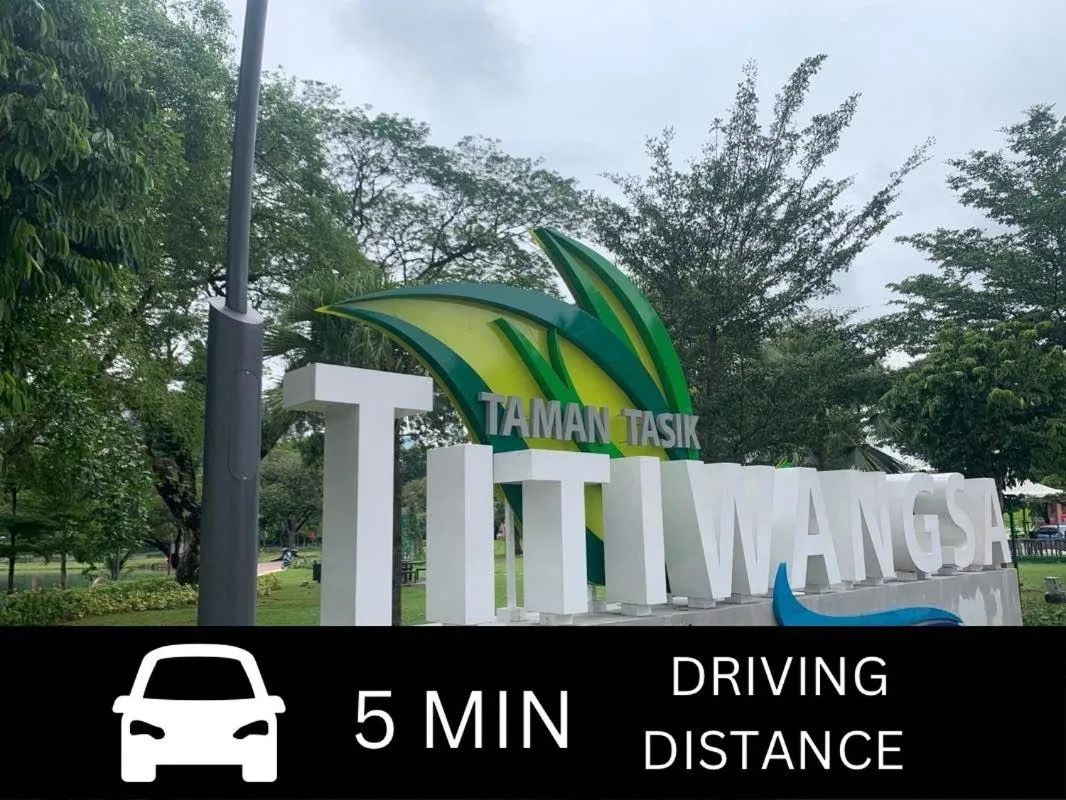 Restaurant/places to eat in Smile Hotel Chow Kit PWTC