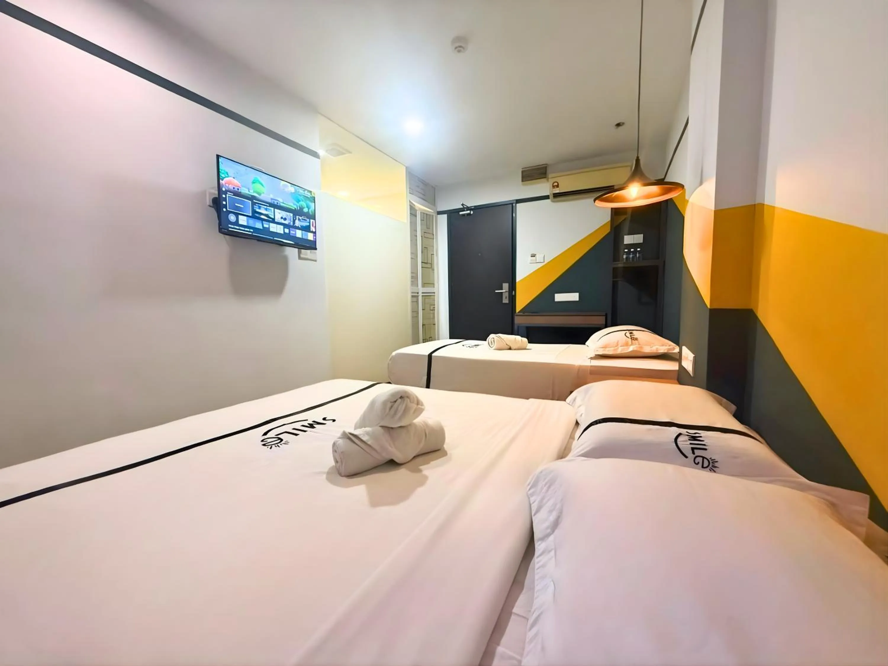 Bedroom, Bed in Smile Hotel Chow Kit PWTC