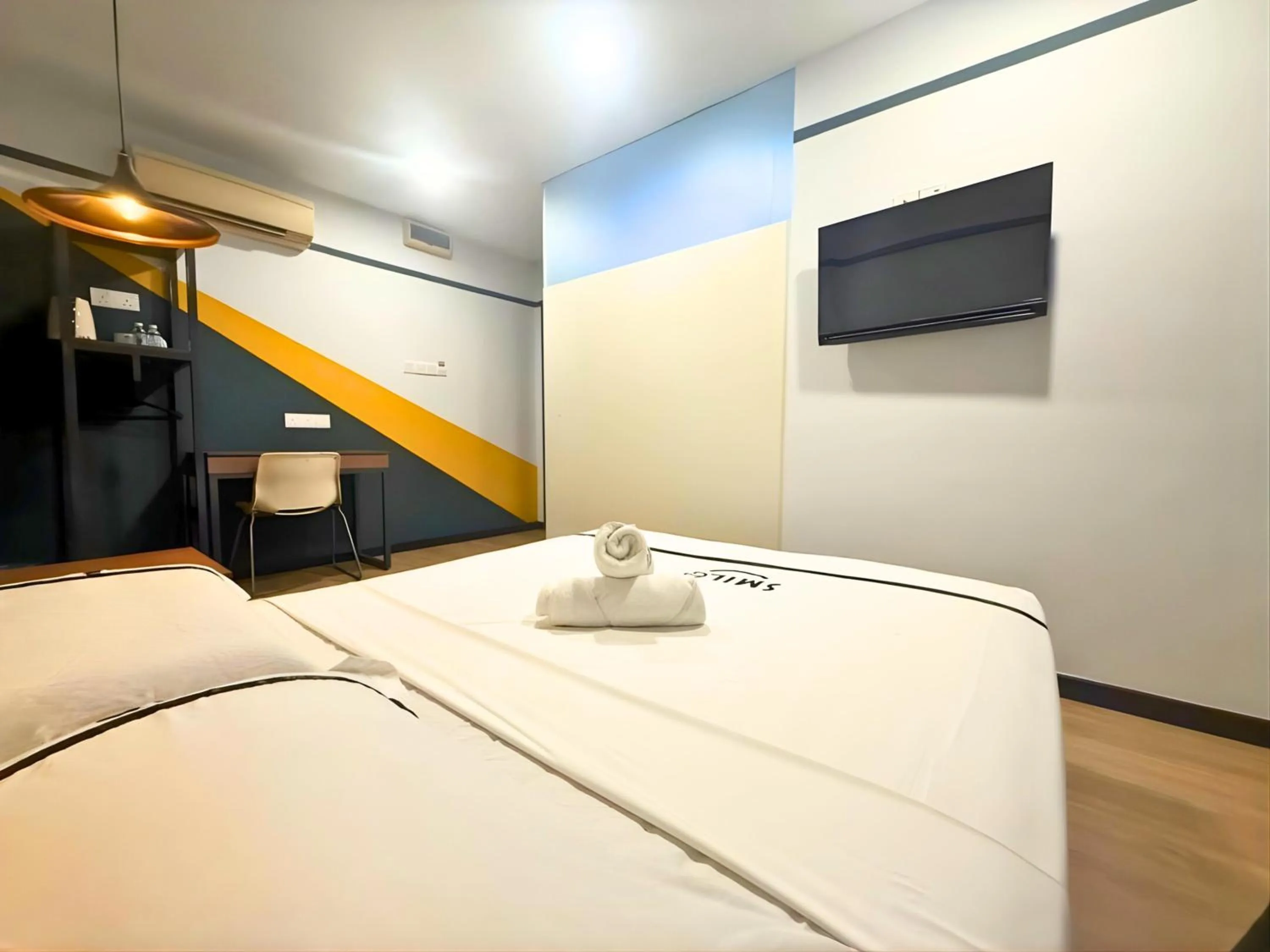 Bedroom, Bed in Smile Hotel Chow Kit PWTC