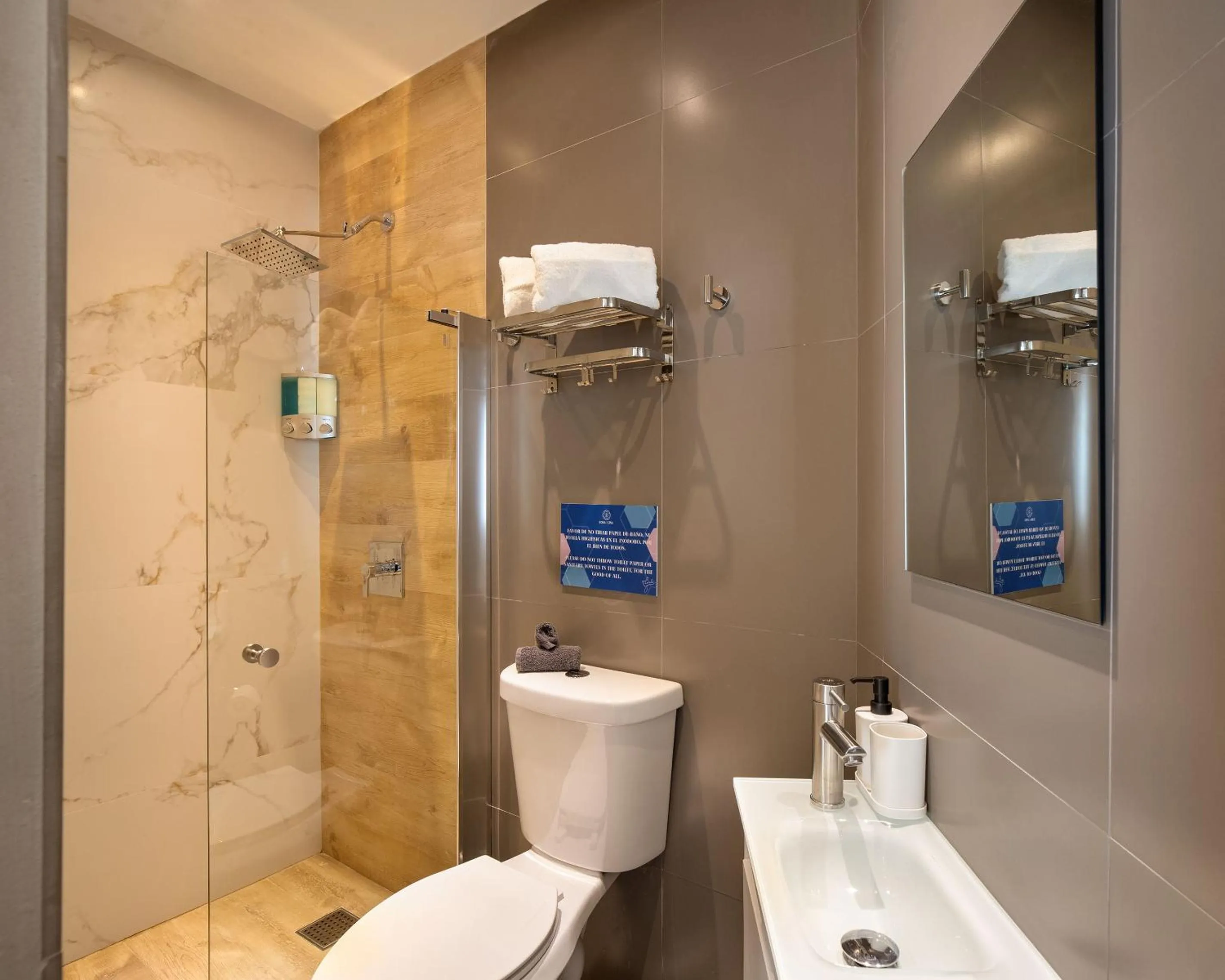 Shower in Rosalina Ocean Park