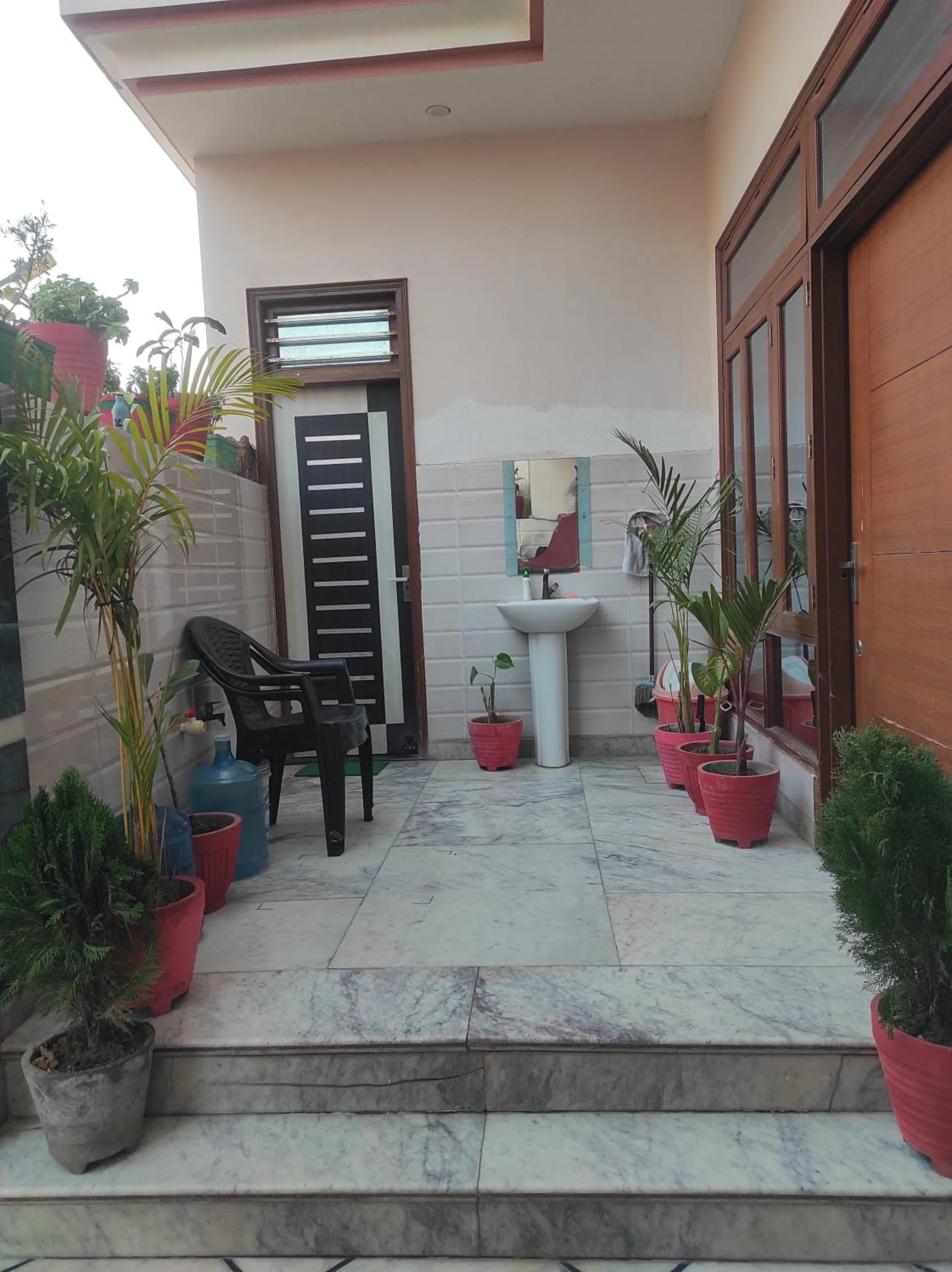 Facade/entrance in Taj Street Hostel