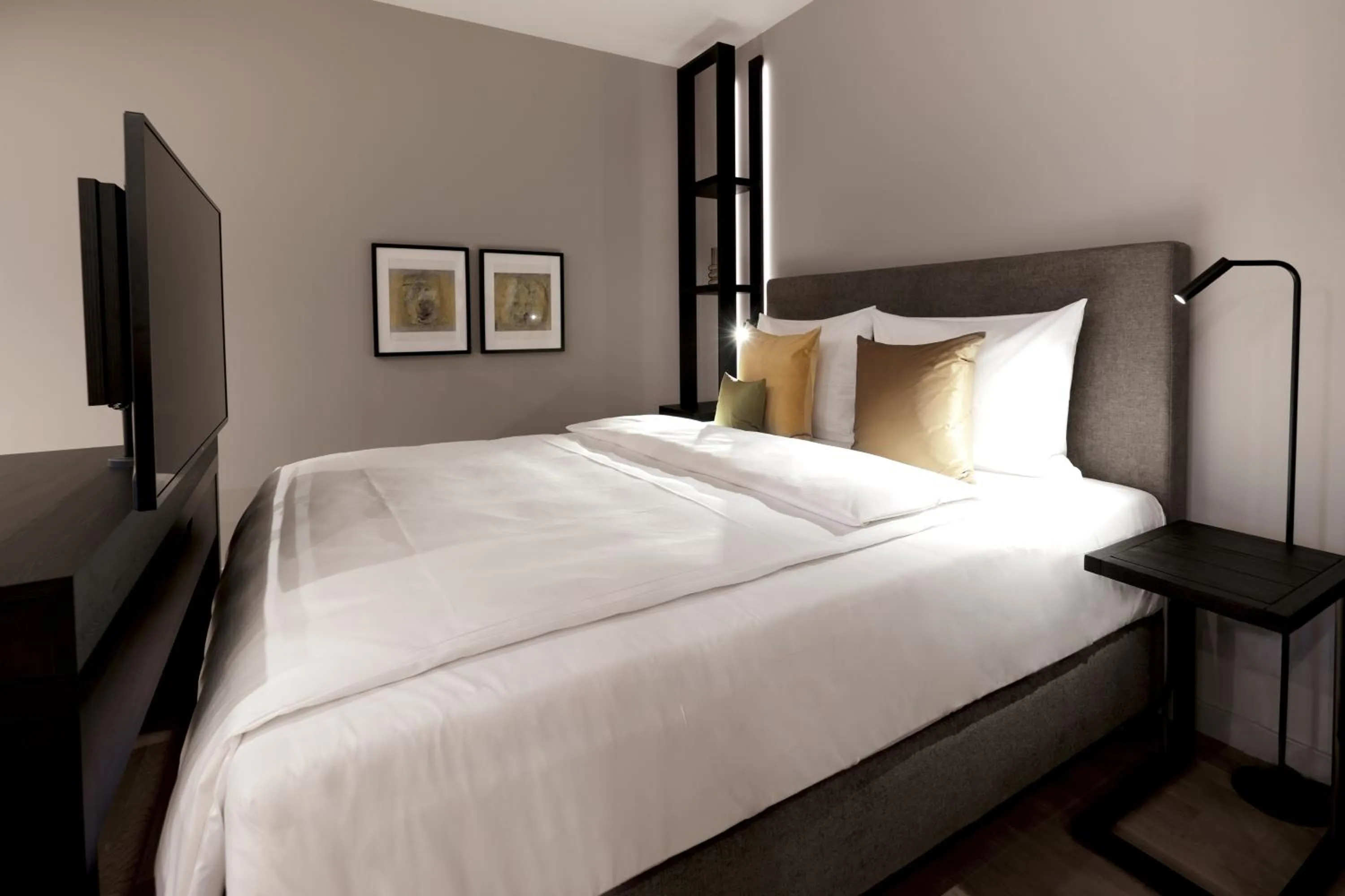 Bedroom, Bed in SAXX Hotel "Am Theater Karree"