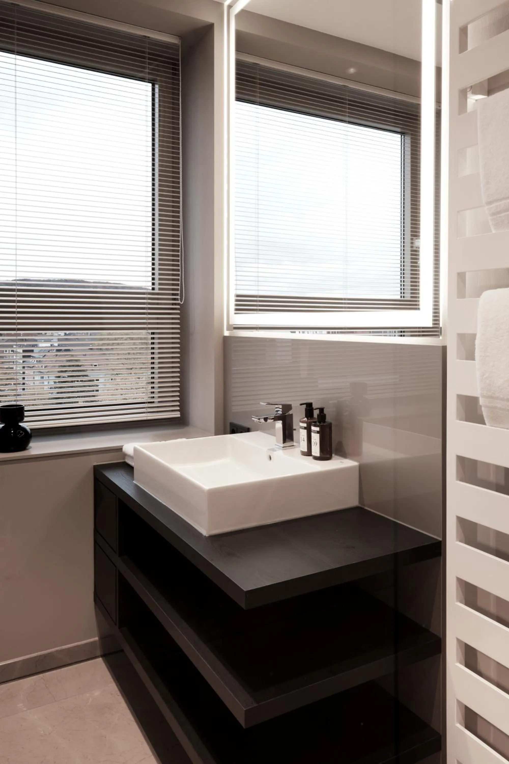 Bathroom in SAXX Hotel "Am Theater Karree"