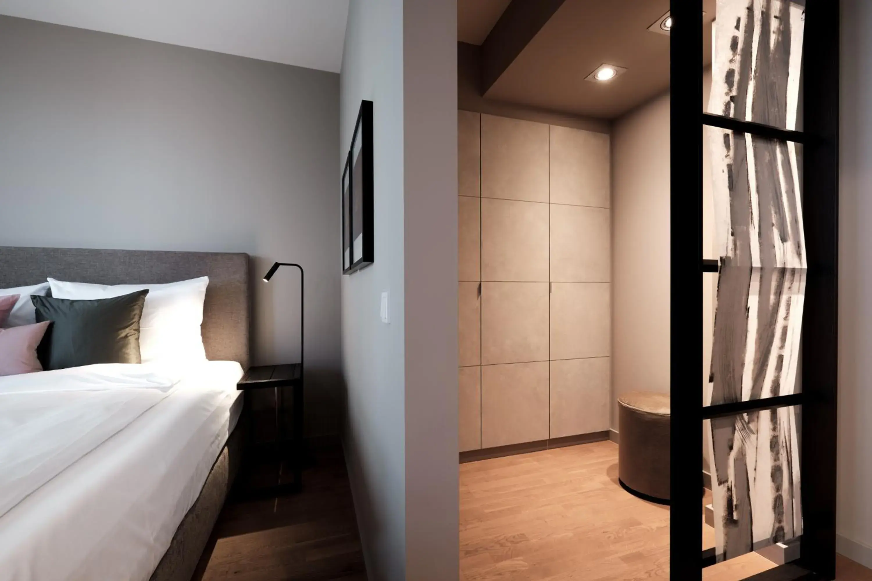 Deluxe Room in SAXX Hotel "Am Theater Karree" Deluxe Room in SAXX Hotel "Am Theater Karree"