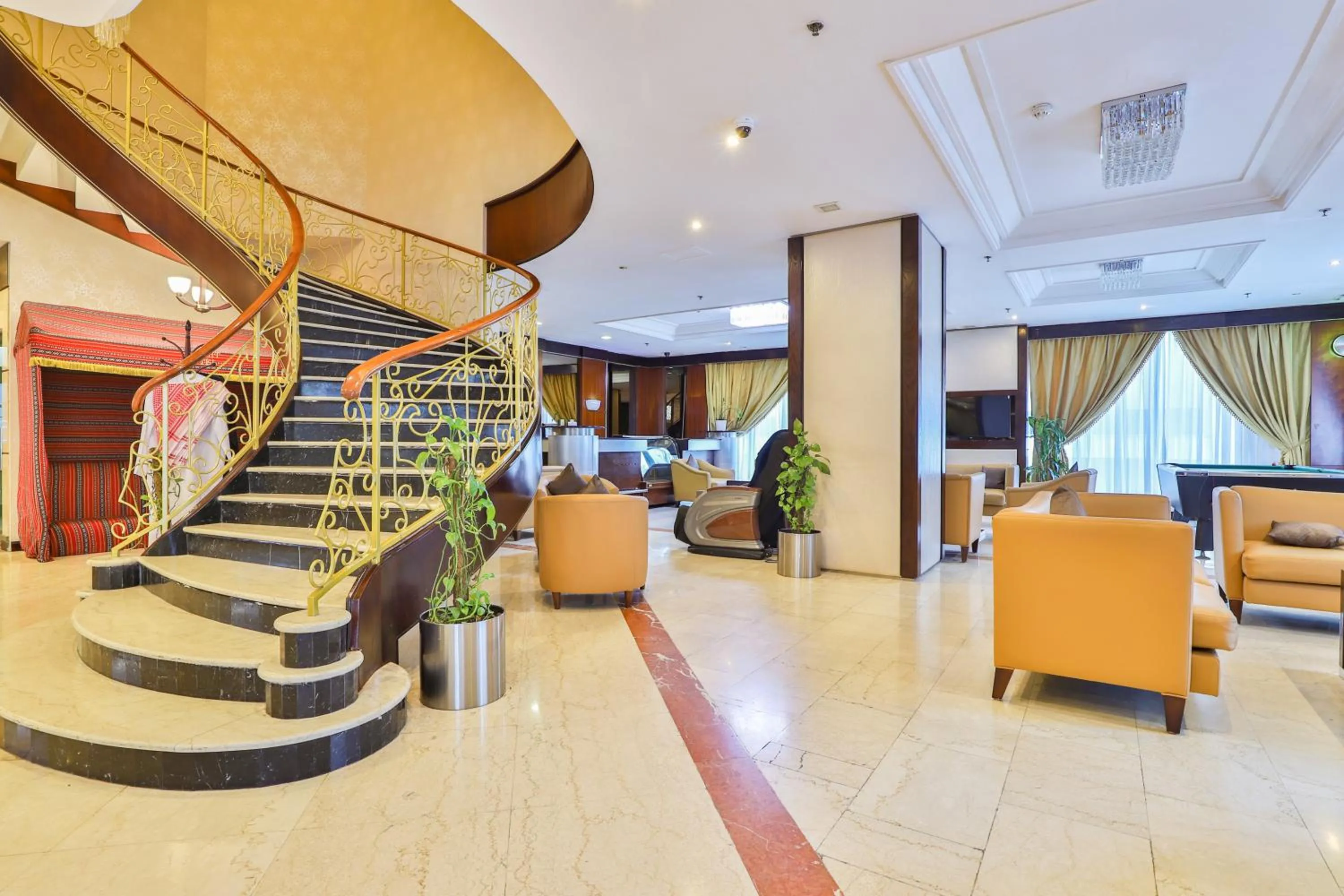 Lobby or reception in Landmark Summit Hotel