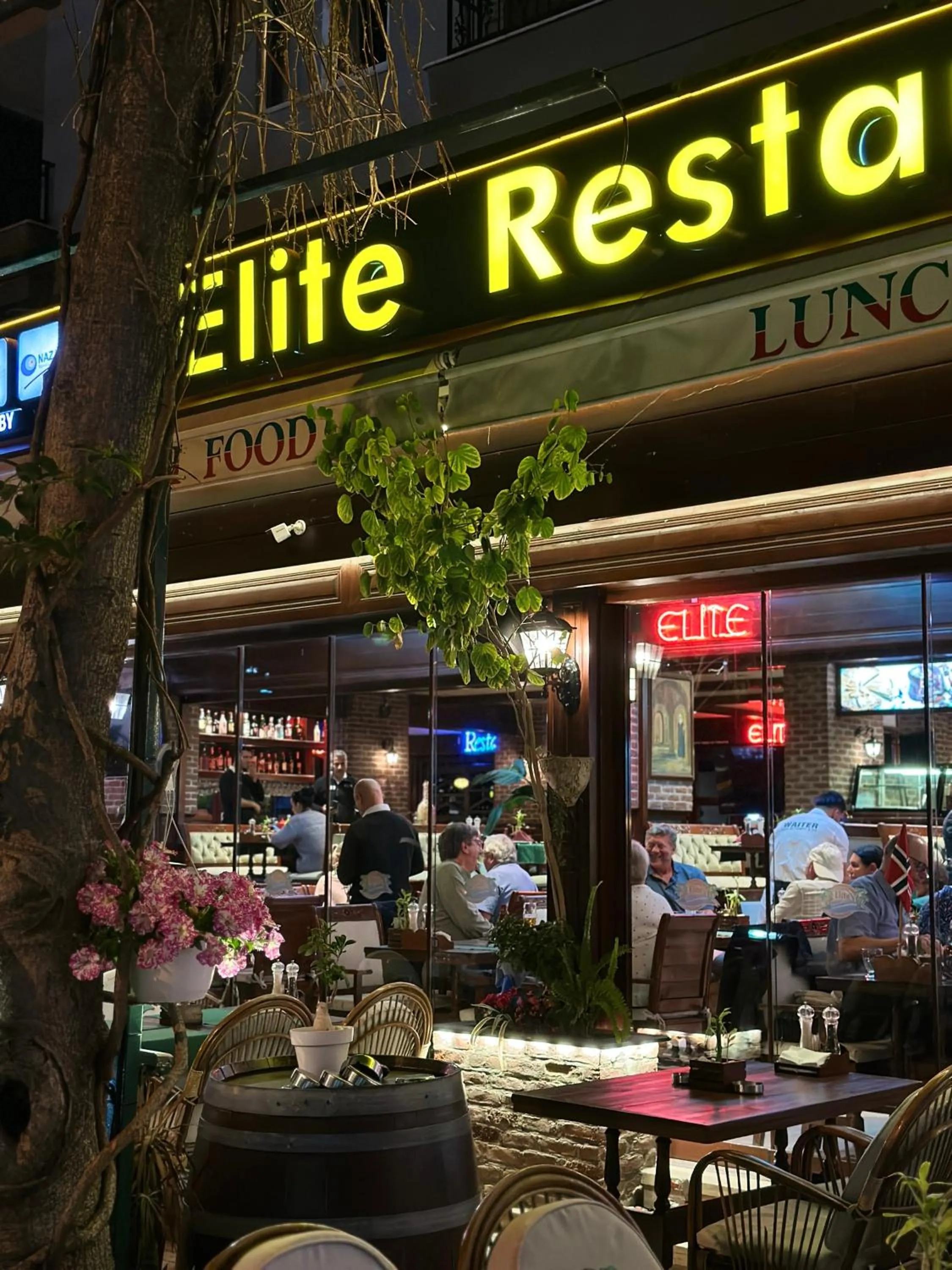 Restaurant/places to eat in Havana Apart Hotel