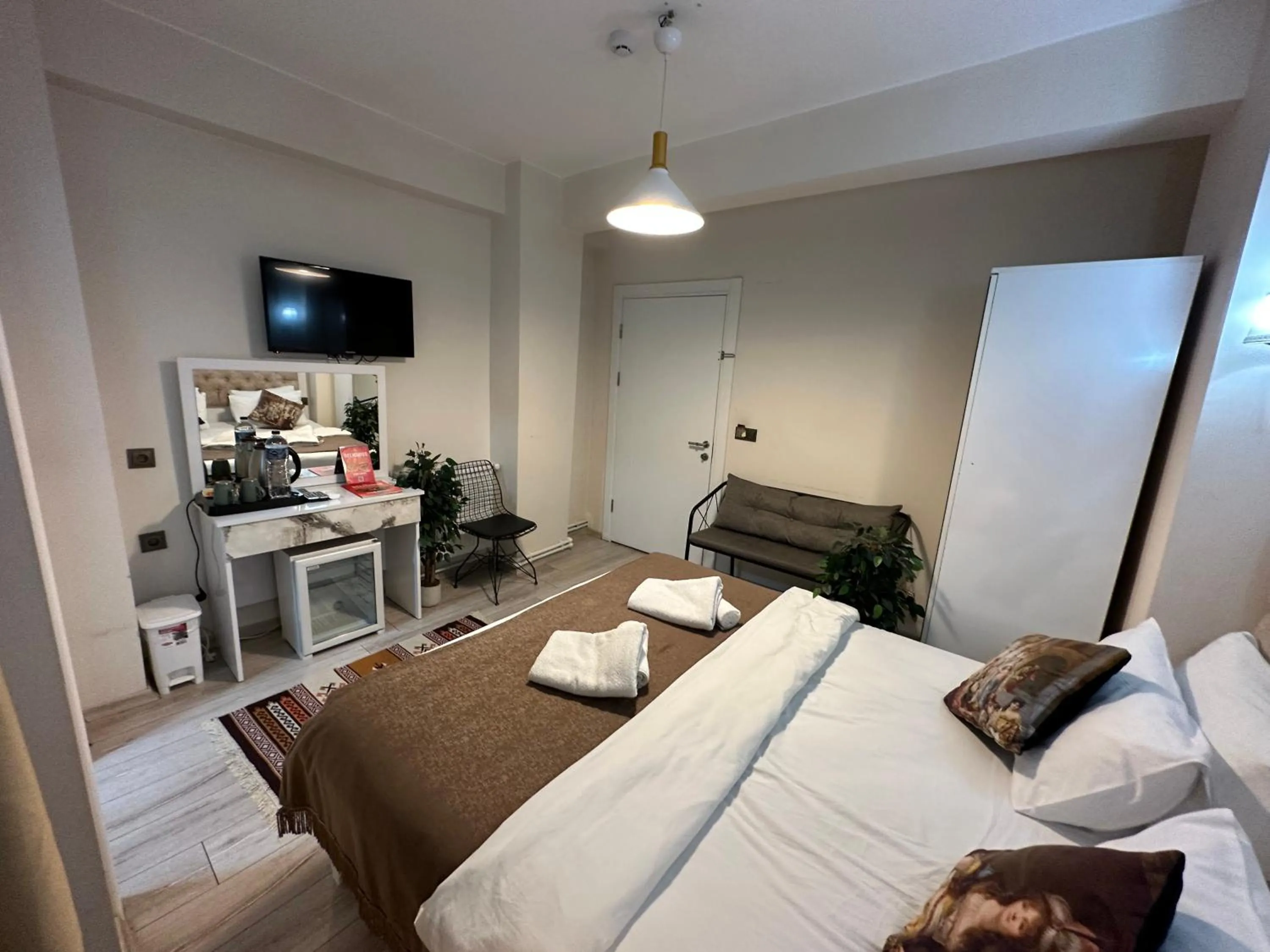 TV and multimedia, Bed in Galapera Hotel